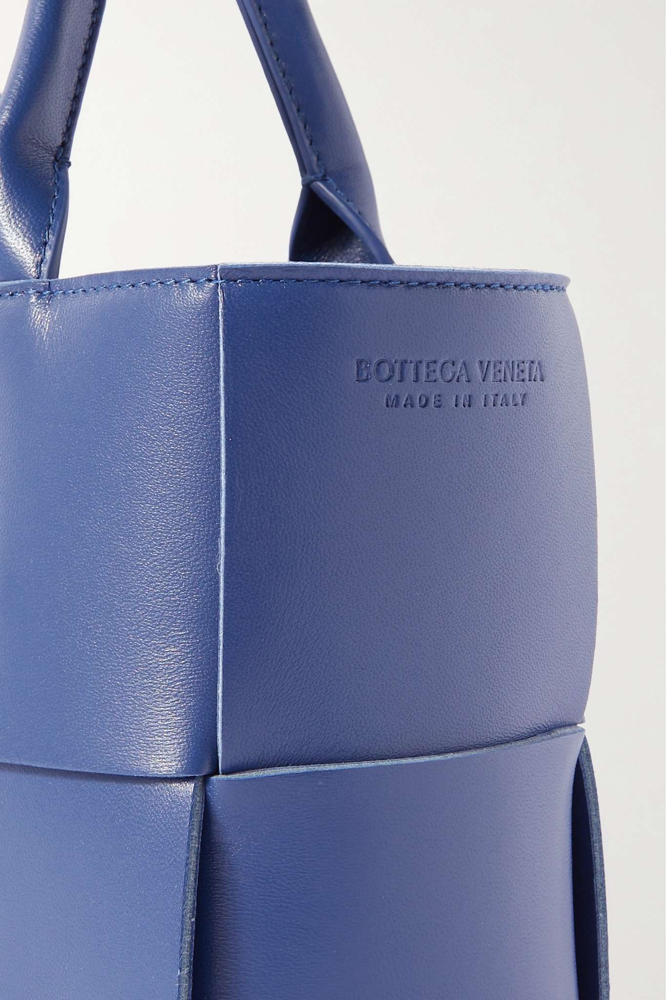 Arco mini intrecciato textured-leather tote - 4
