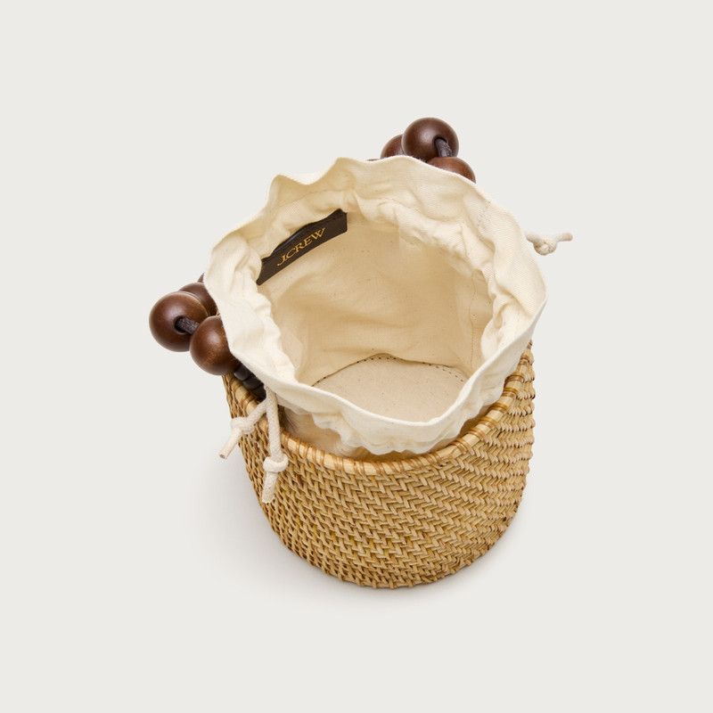 Handknotted rattan bucket bag with wood beads 3
