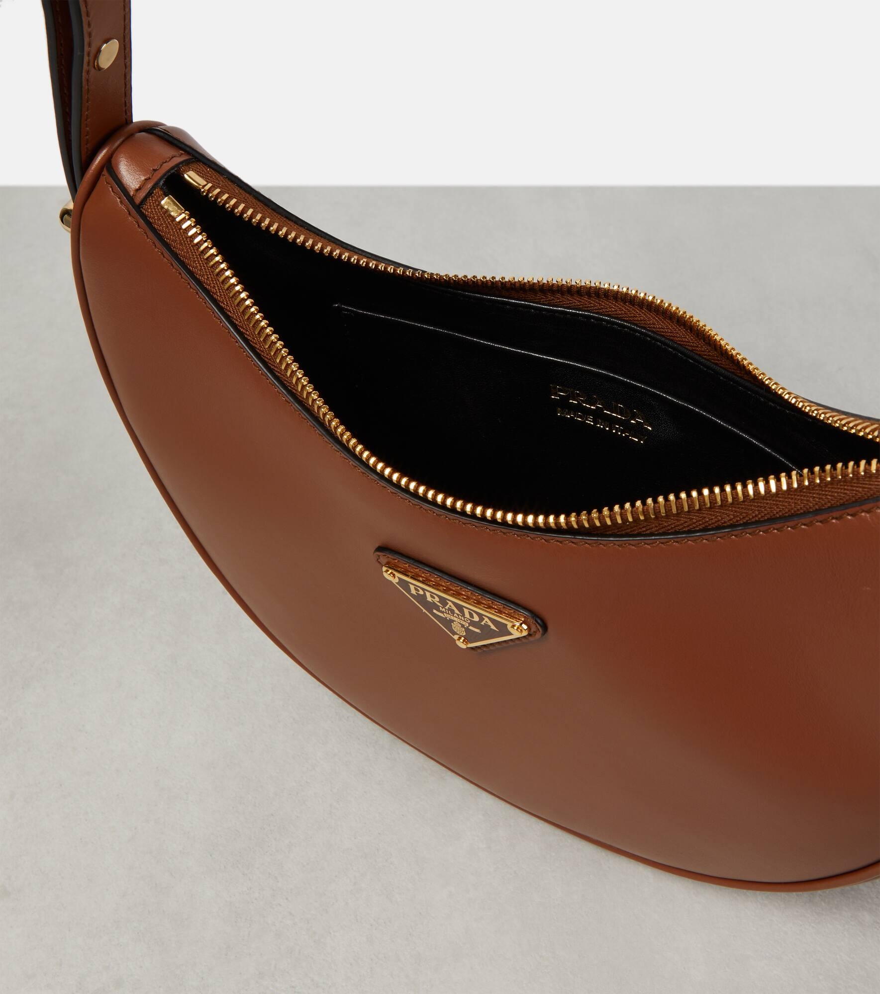 Arqué leather shoulder bag - 3