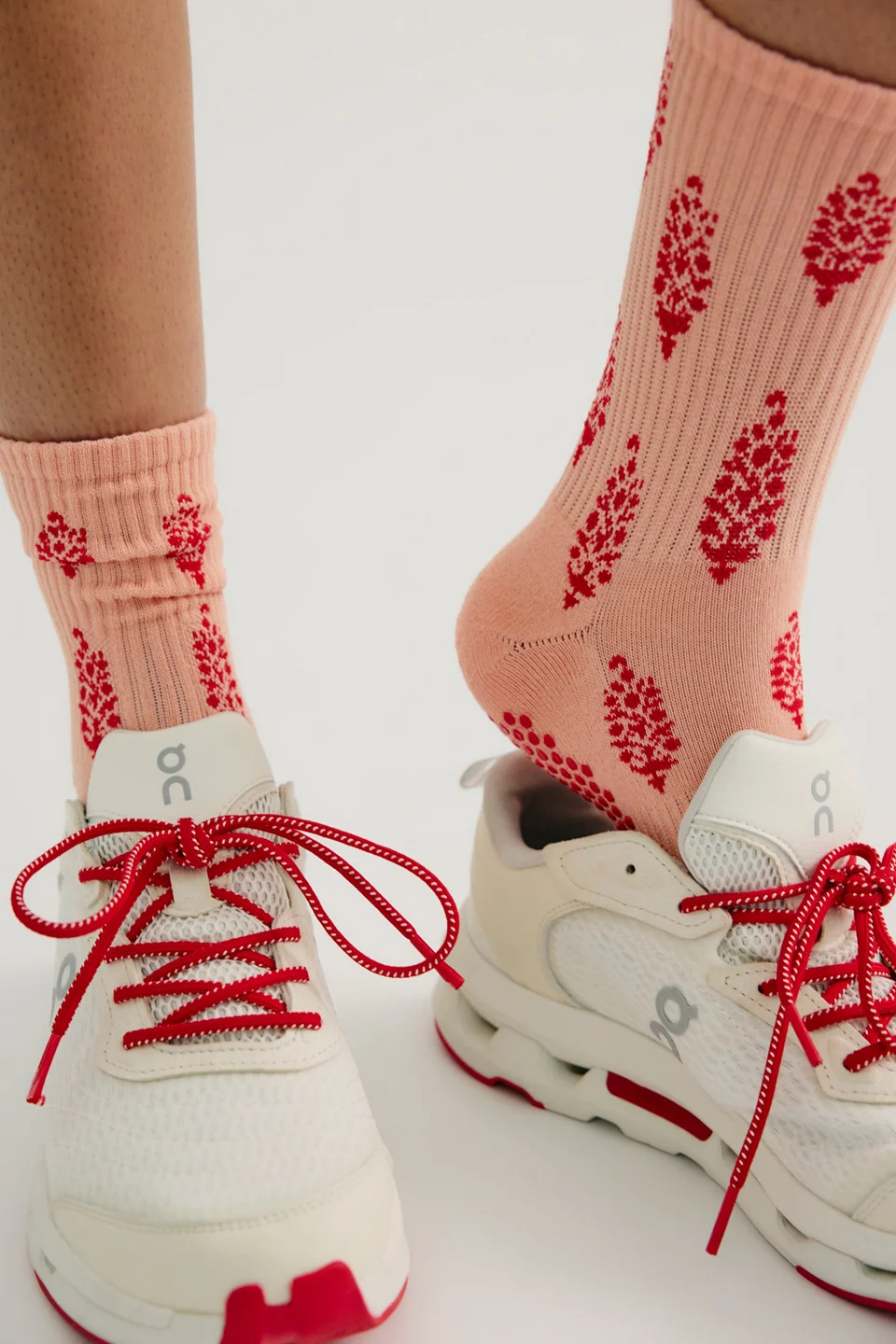 Buti Buti Pilates Grip Socks - 1