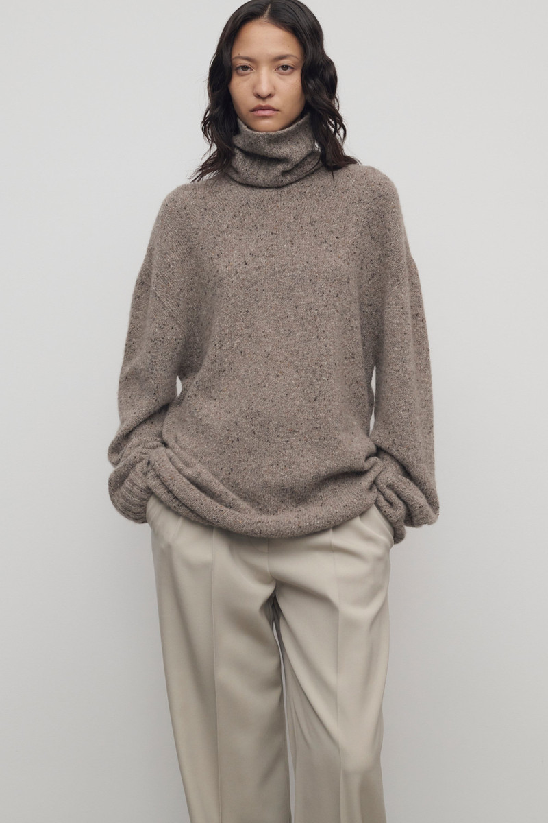 Mirai Turtleneck in Cashmere 3