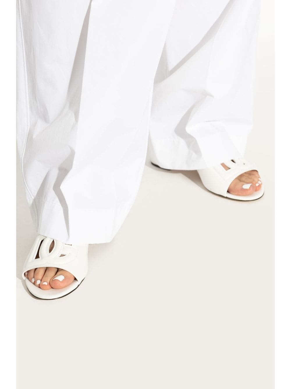 logo-embossed mules - 2