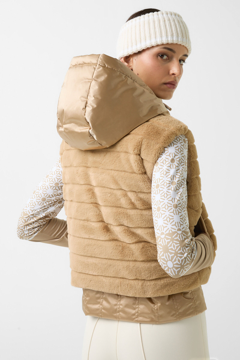 Yumi fur vest in Beige 3