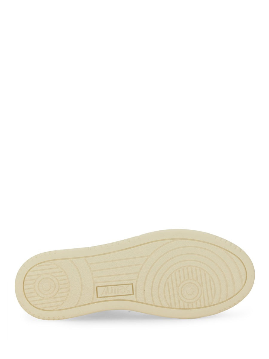 Medalist Low Sneaker - 7