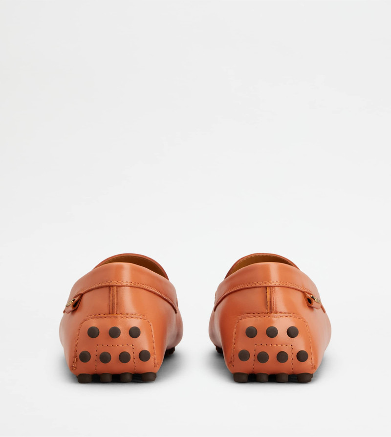 Tod's GOMMINO DRIVING SHOES IN LEATHER - ORANGE outlook
