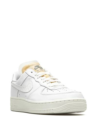 Nike Air Force 1 LX sneakers outlook