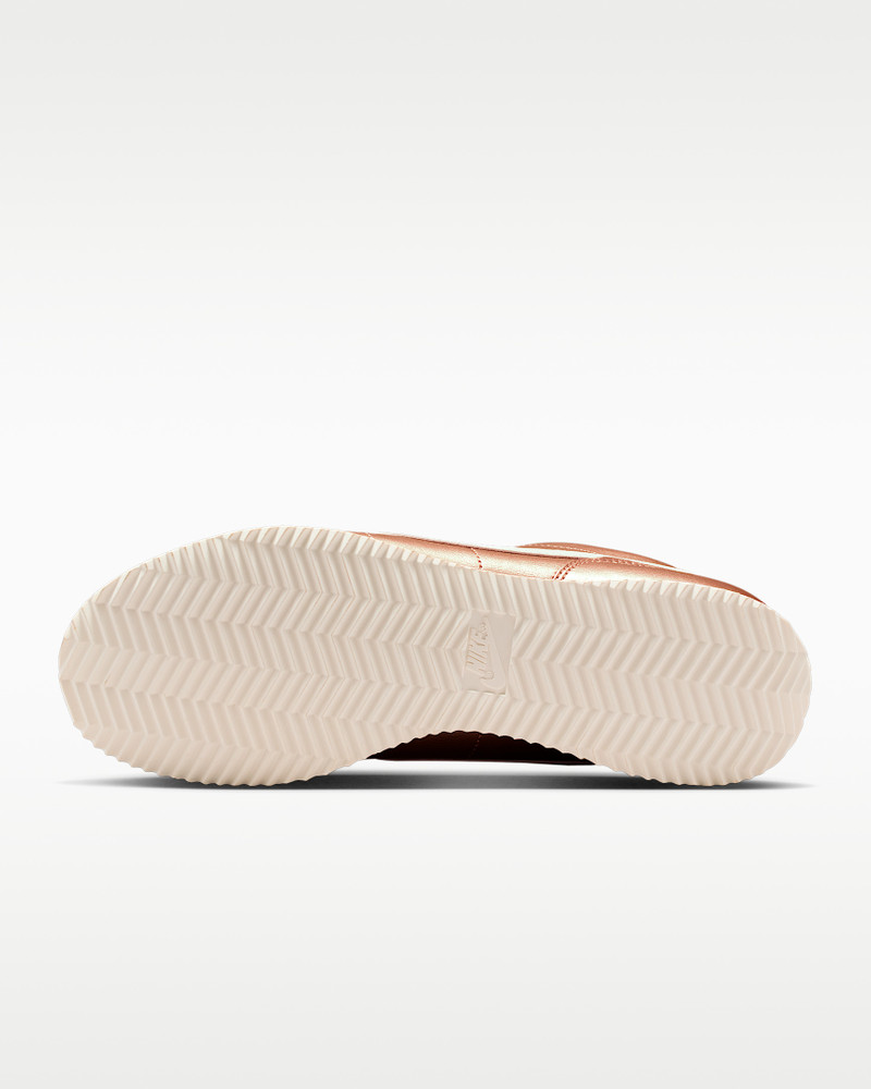 Nike Nike Cortez Women's Shoes outlook