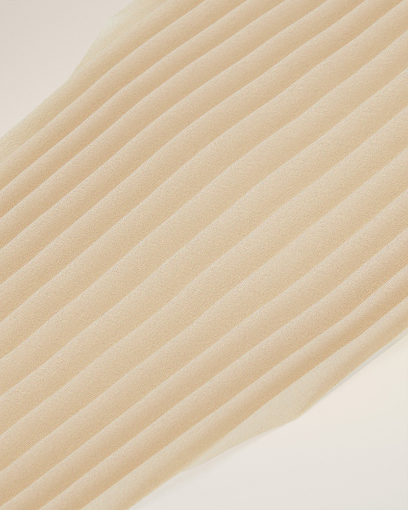 BEIGE PLEATED DIAMOND SHAPED SCARF 4