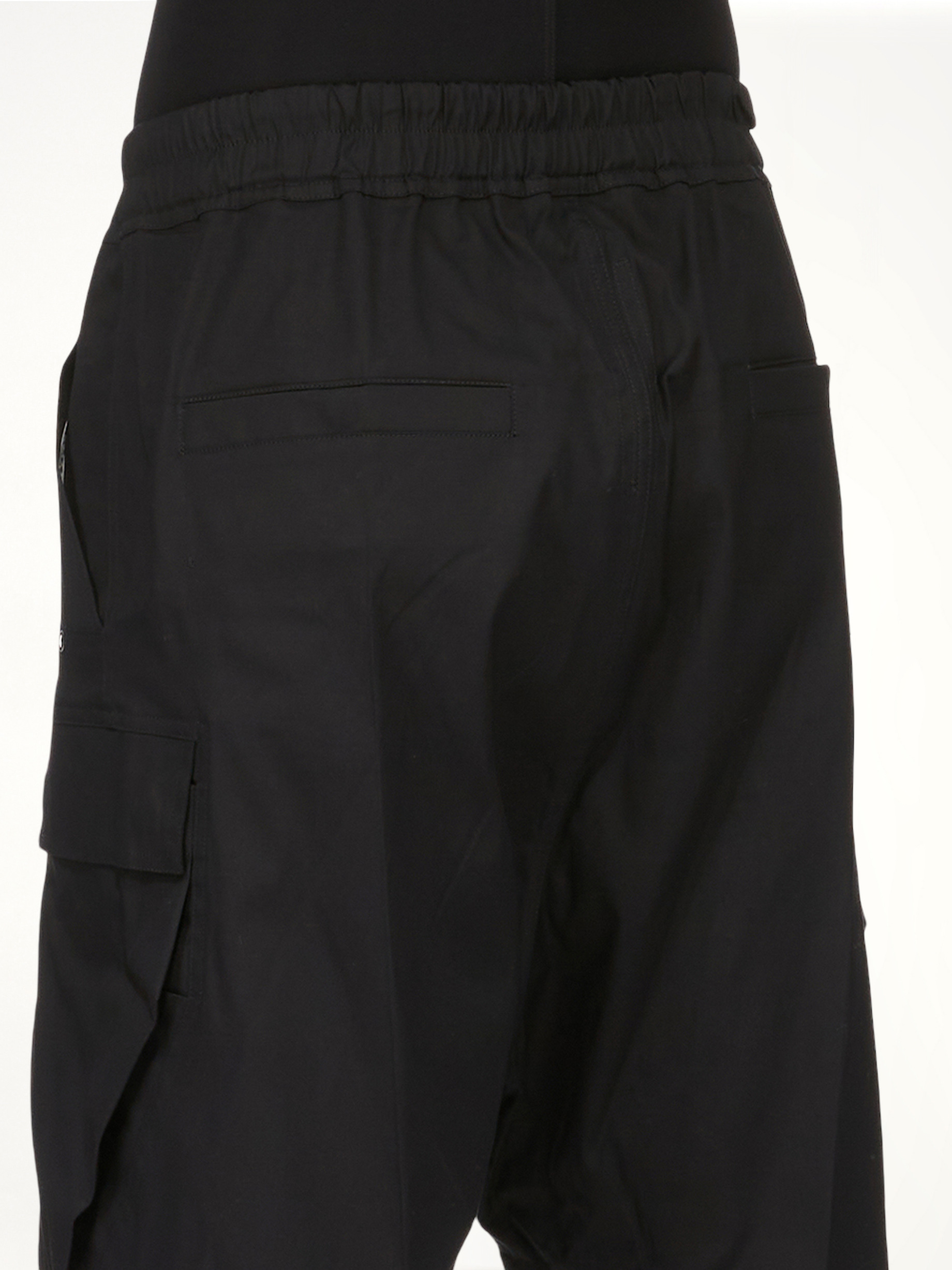 Cargobela Shorts in Black - 6