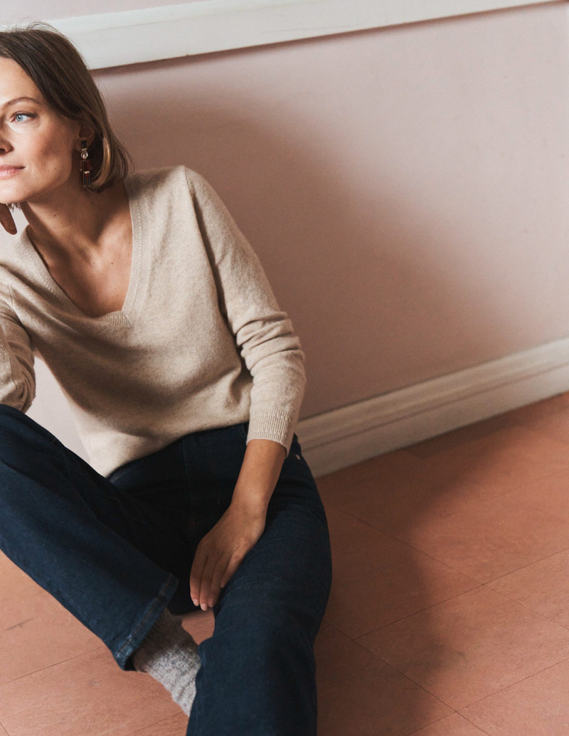 Eva Cashmere V-Neck Sweater-Chinchilla Melange 6