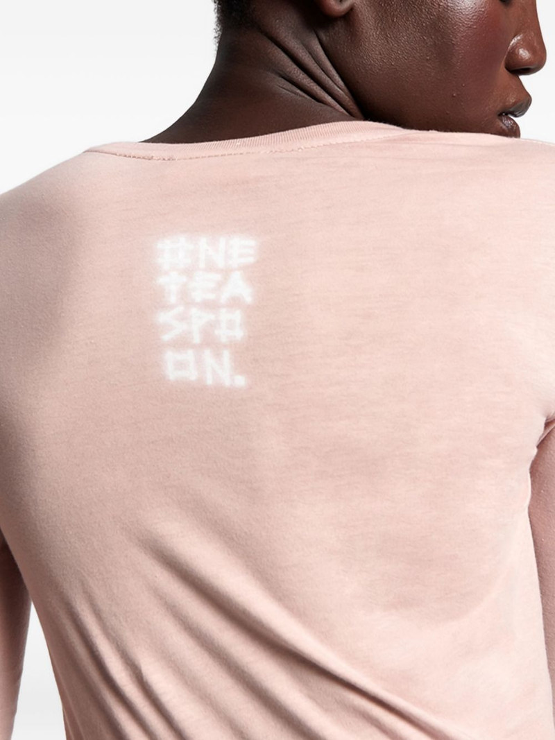 graphic long-sleeved T-shirt 5