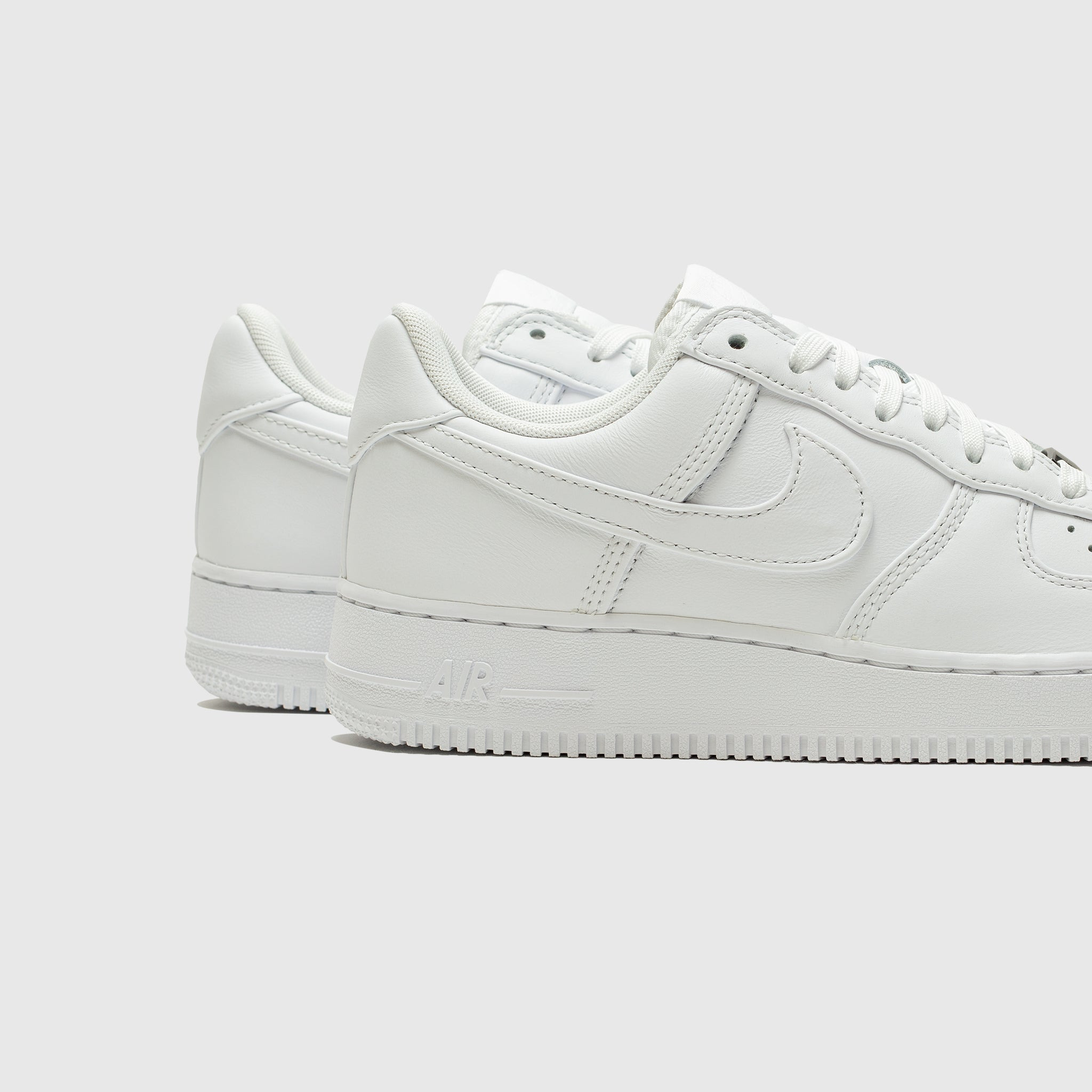AIR FORCE 1 LOW RETRO PREMIUM "TRIPLE WHITE" - 5
