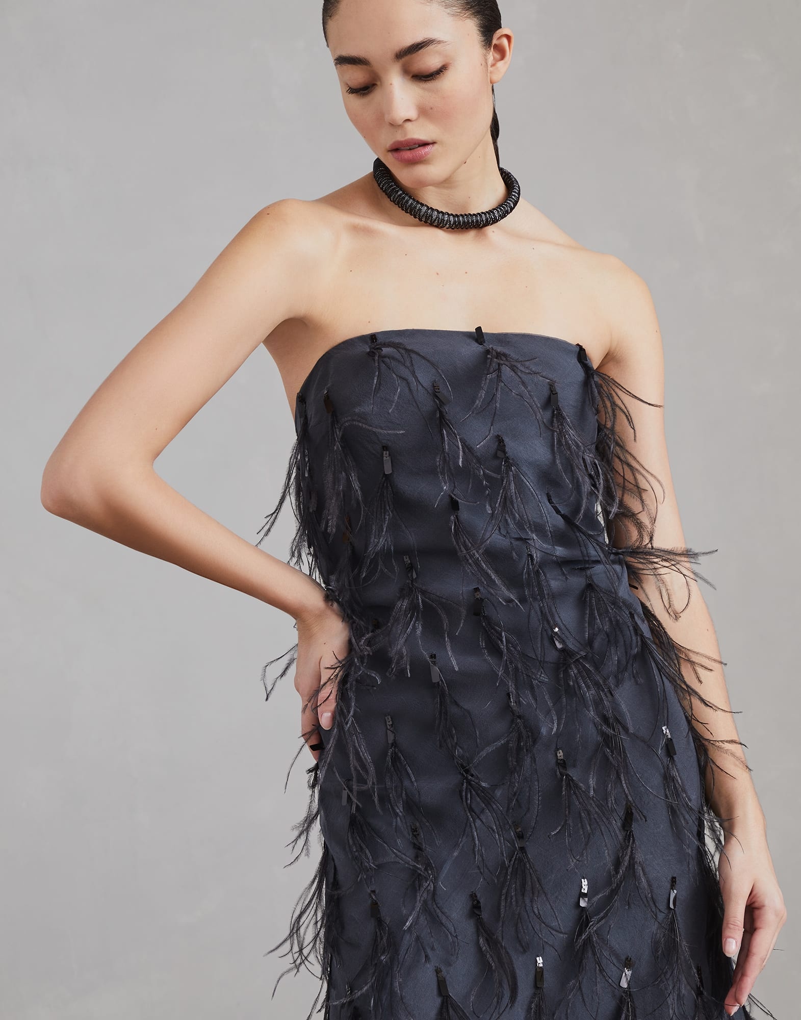 Crispy silk mermaid dress with dazzling feather embroidery - 4