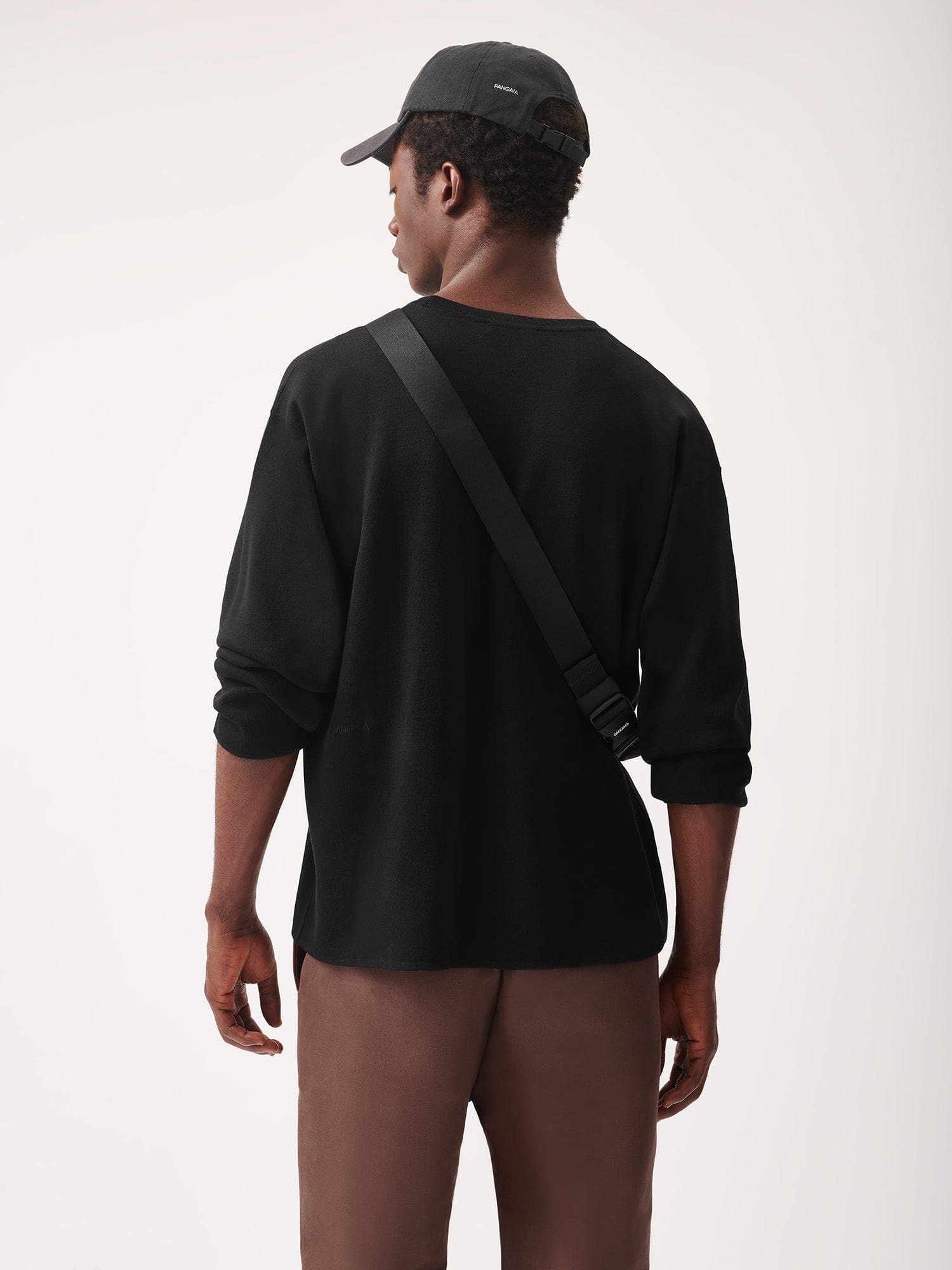 Mens Regenerative Merino Wool Sweater - Black - 4