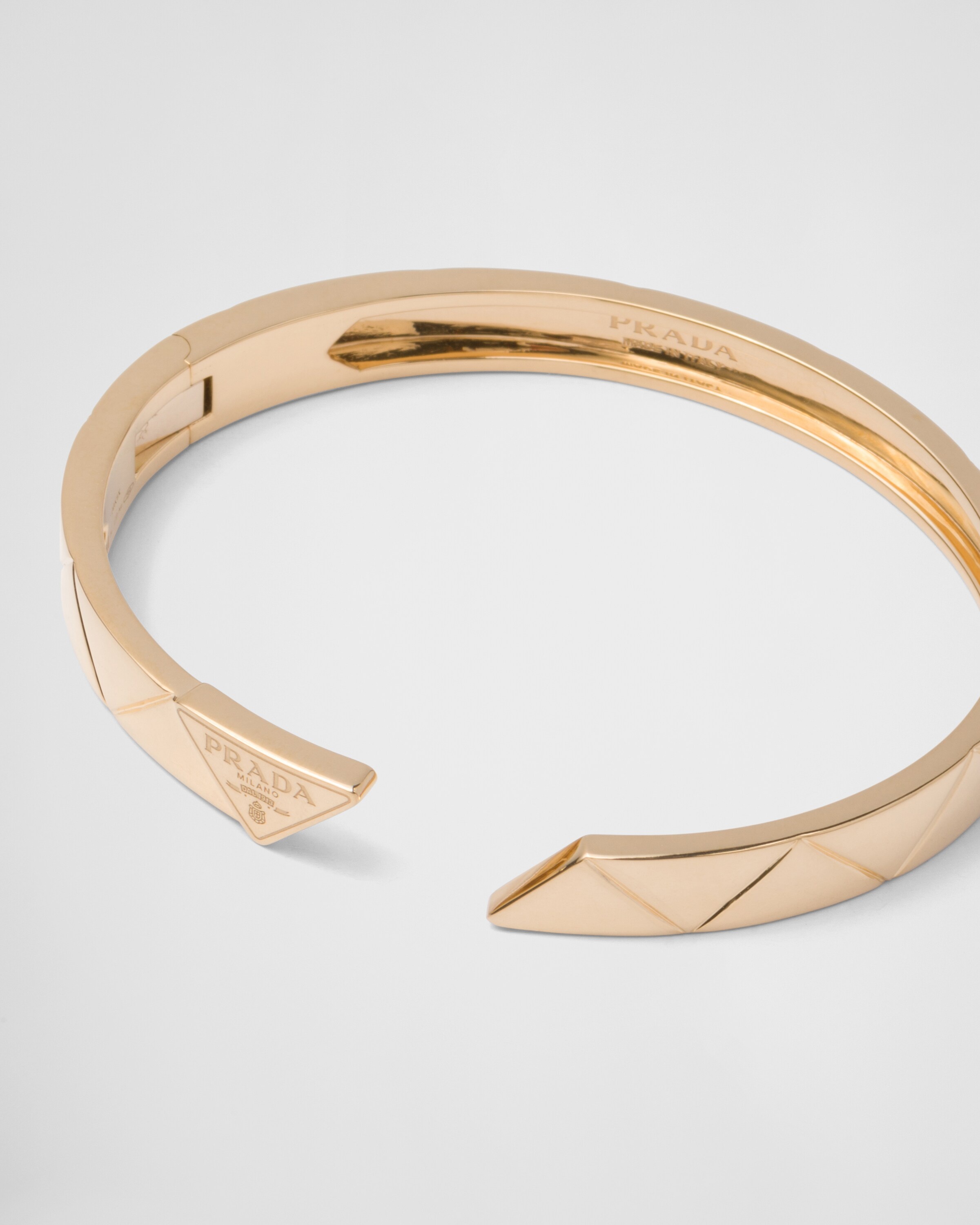 Eternal Gold bangle bracelet in yellow gold - 3