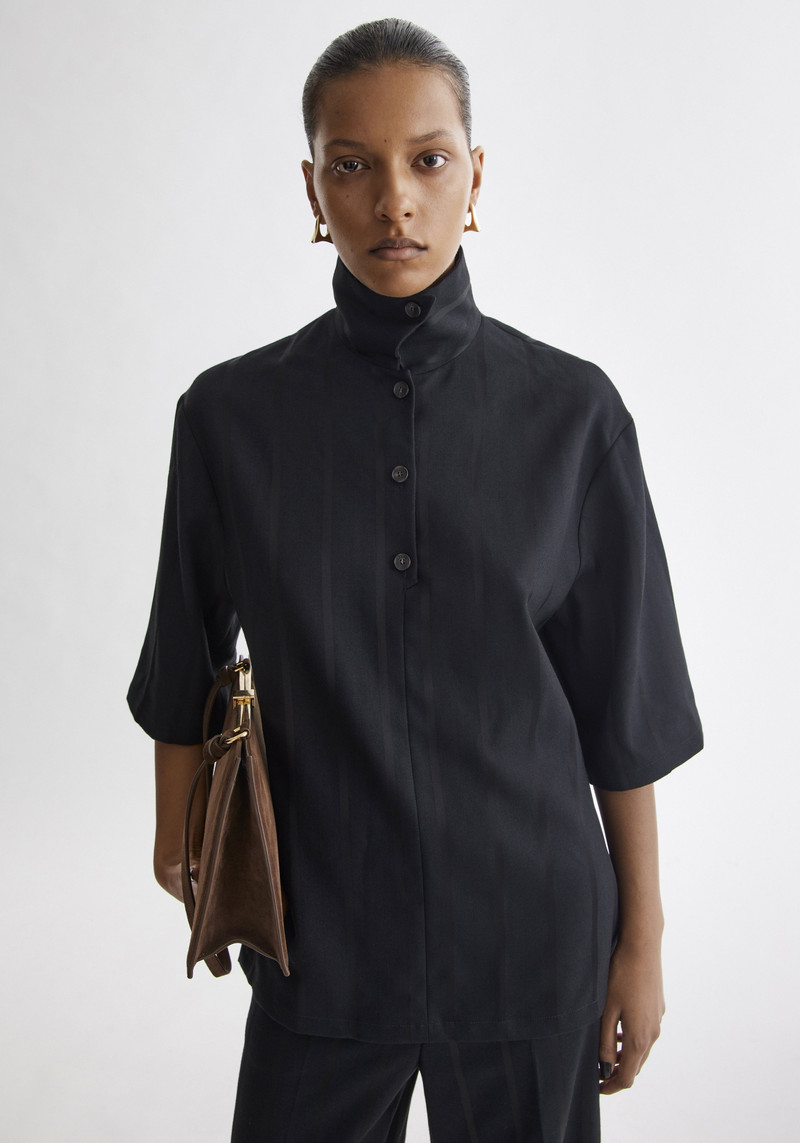 MAE High neck short sleeved shirt 3