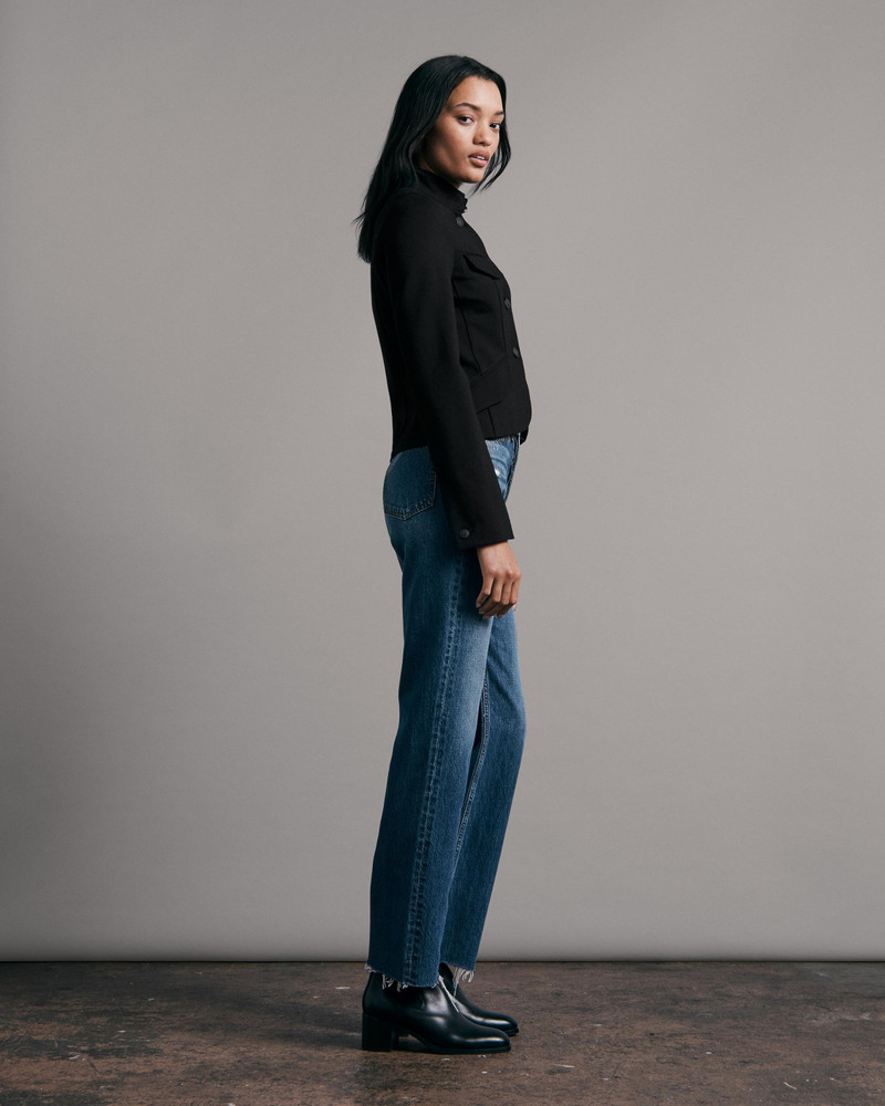 Colby Viscose Blazer
Slim Fit Blazer 4