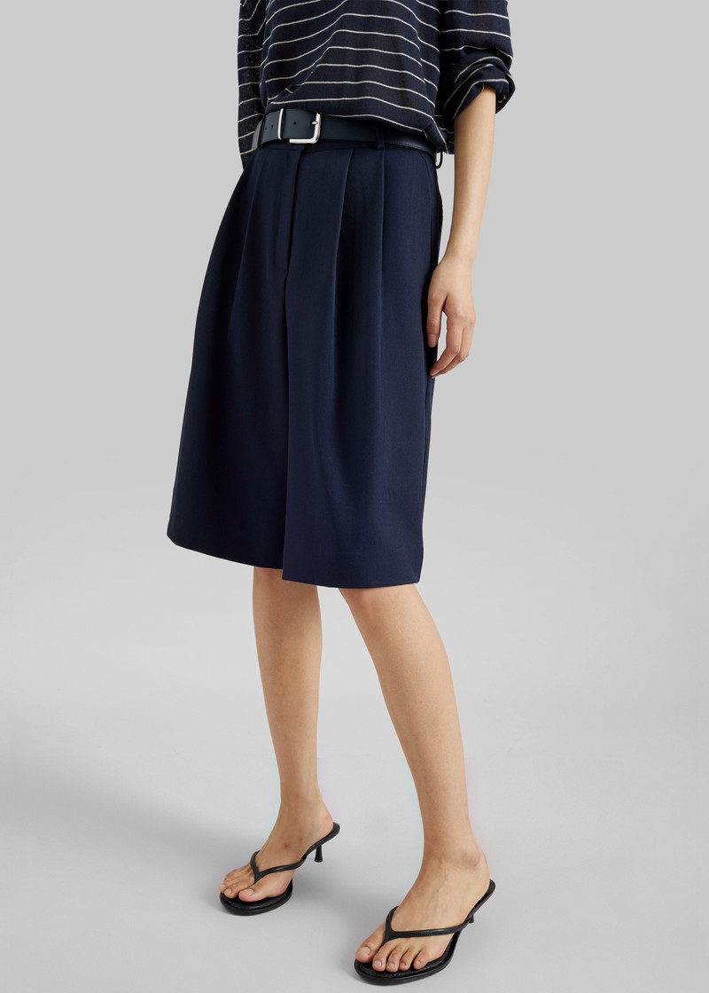 Martel Pleated Bermuda Shorts - Navy 5