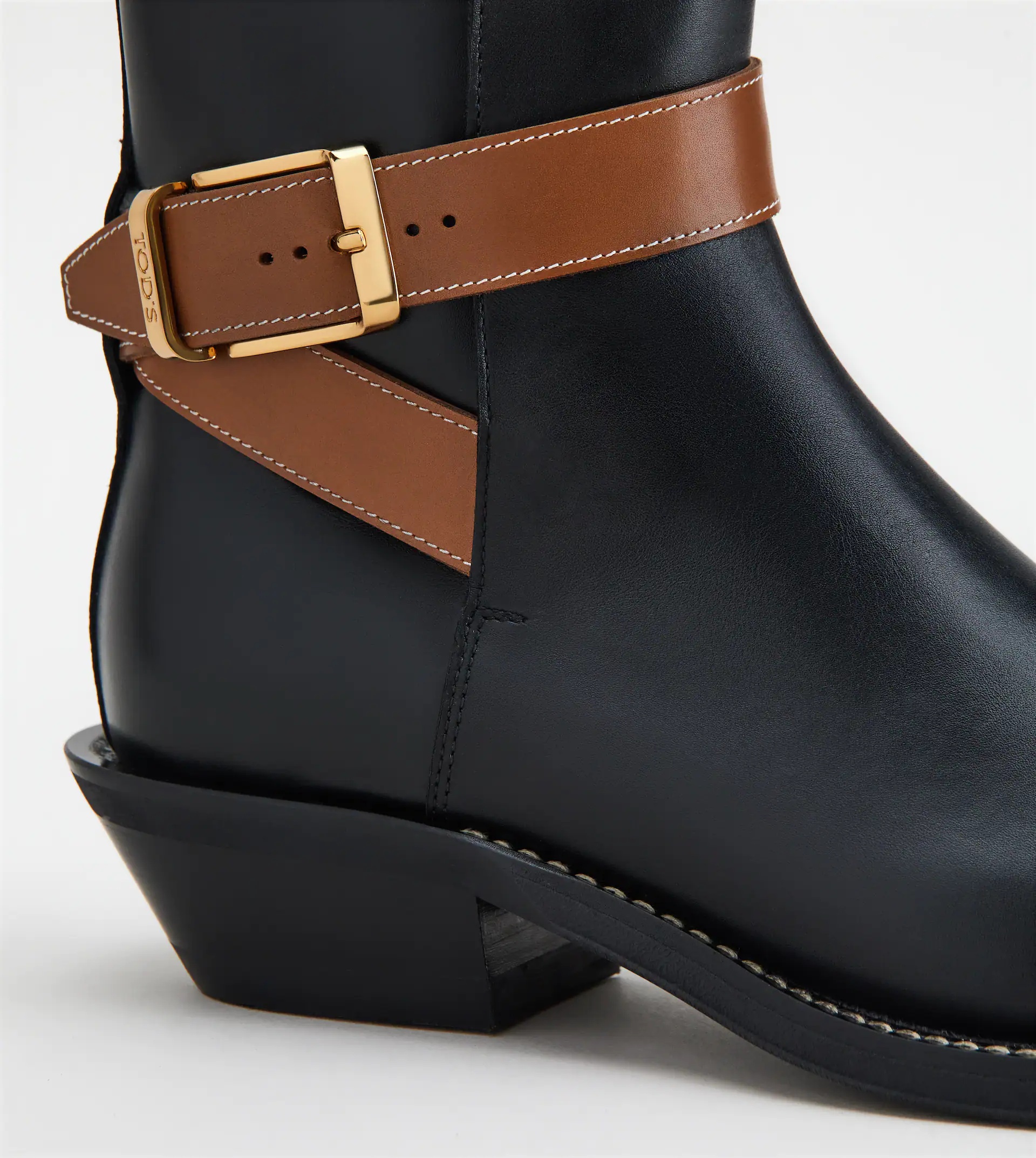 ANKLE BOOTS IN LEATHER - BLACK - 6