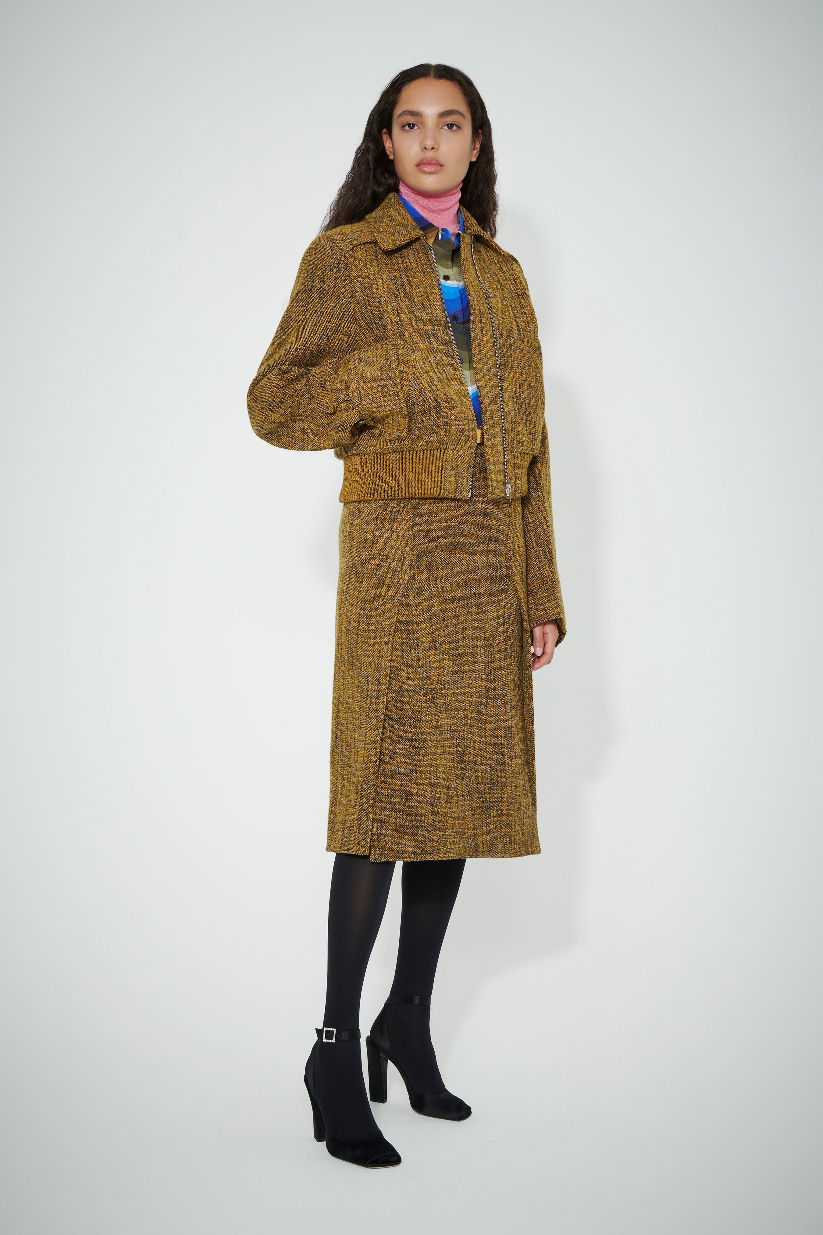 Tailored Bomber Jacket in Dark Brown-Yellow - 2