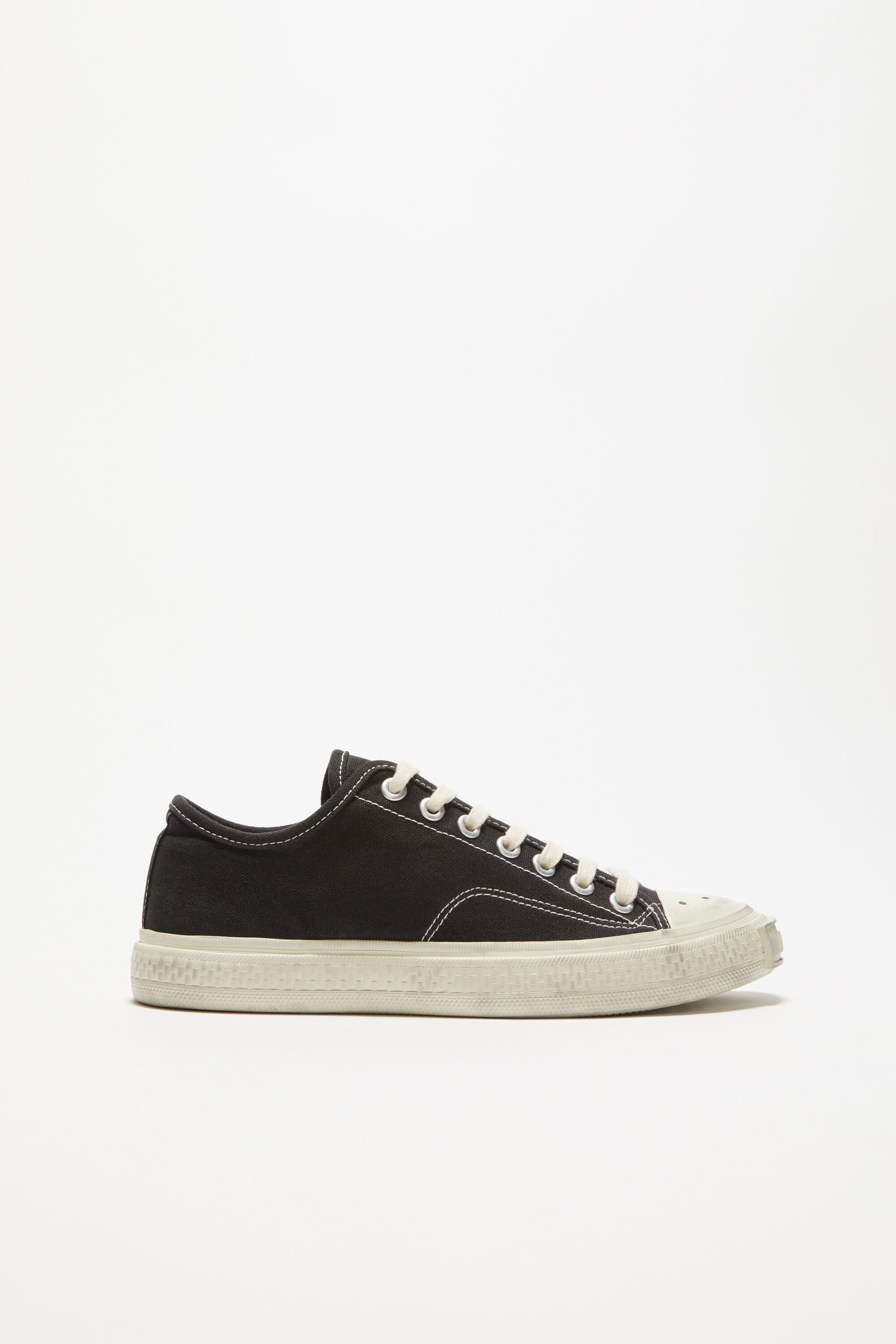 Low top sneakers - Black/off white - 1