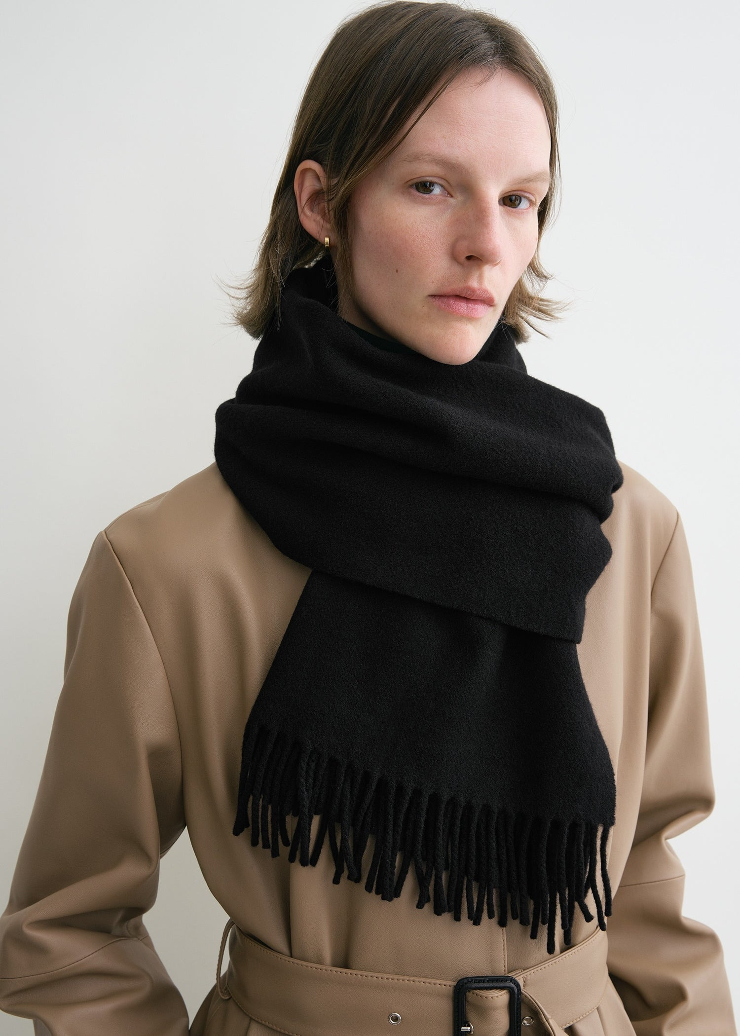 Classic wool scarf black - 2