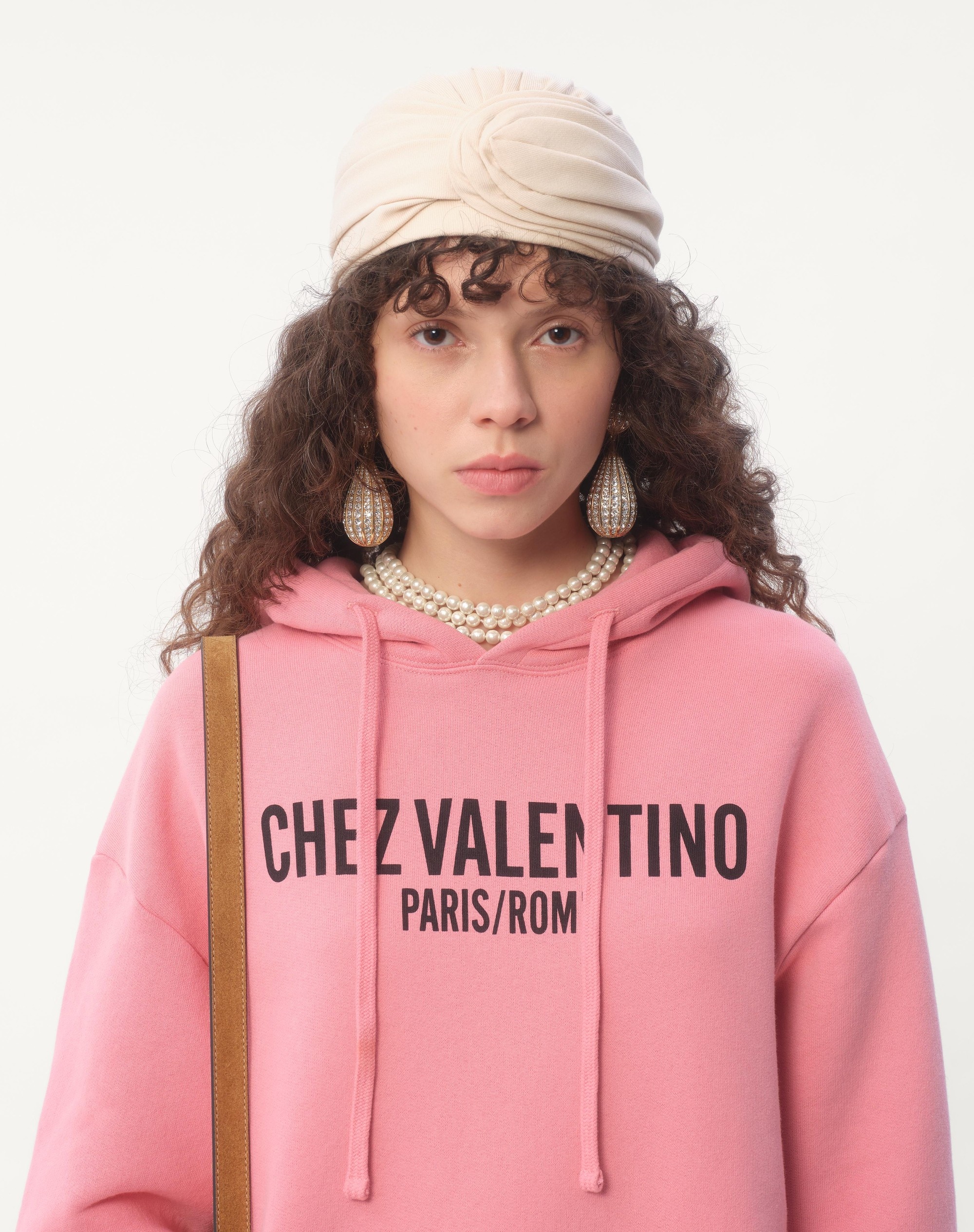 COTTON SWEATSHIRT WITH HOOD AND CHEZ VALENTINO PRINT - 5