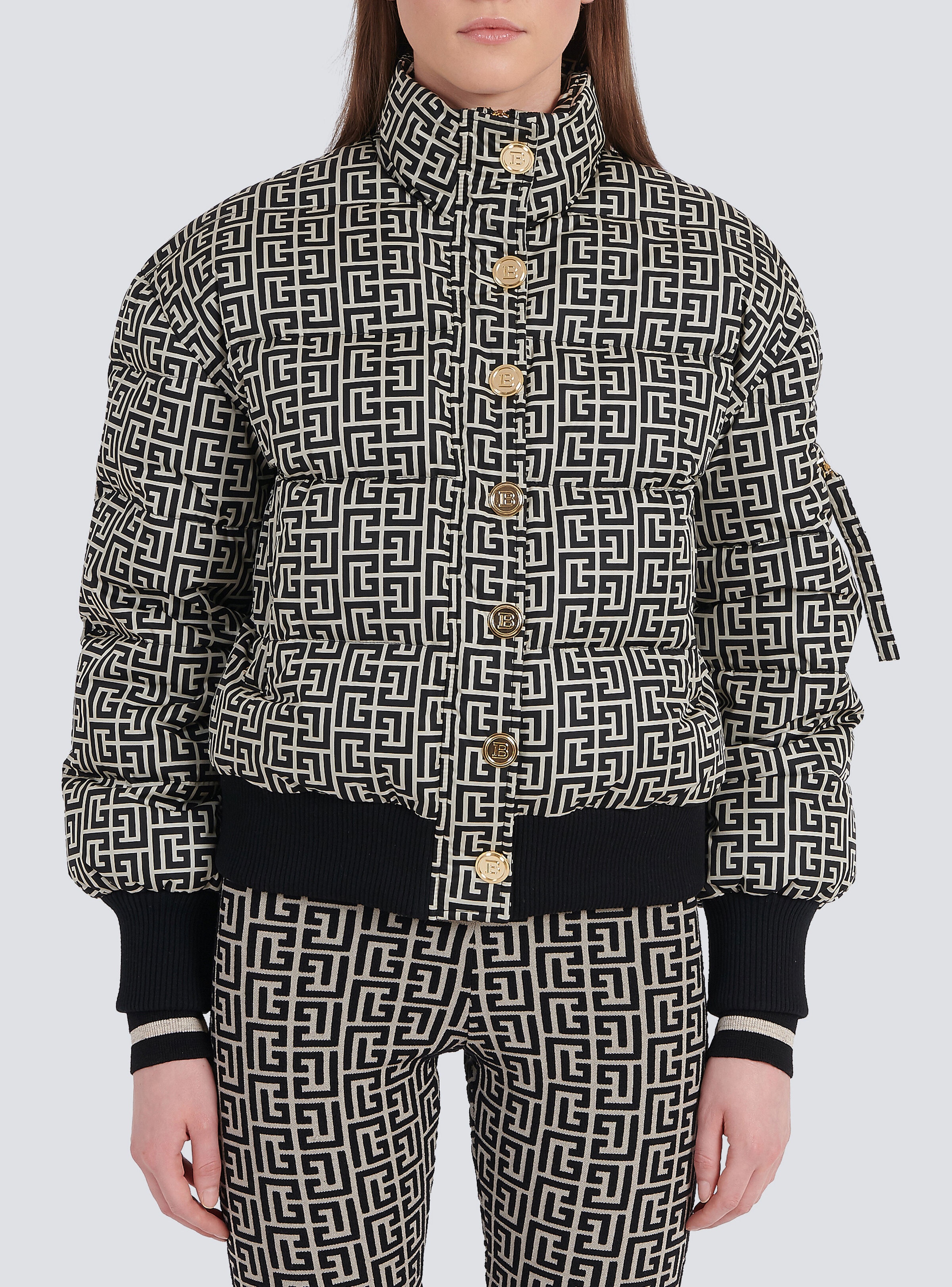 Nylon quilted coat with monogram - 6