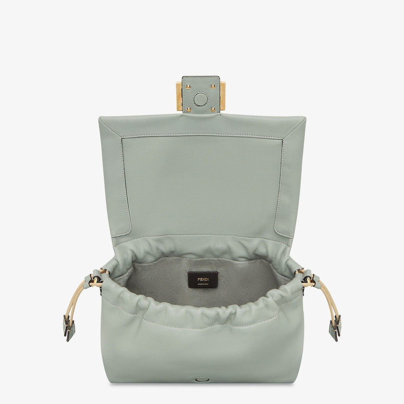 FENDI Mamma Baguette Medium outlook