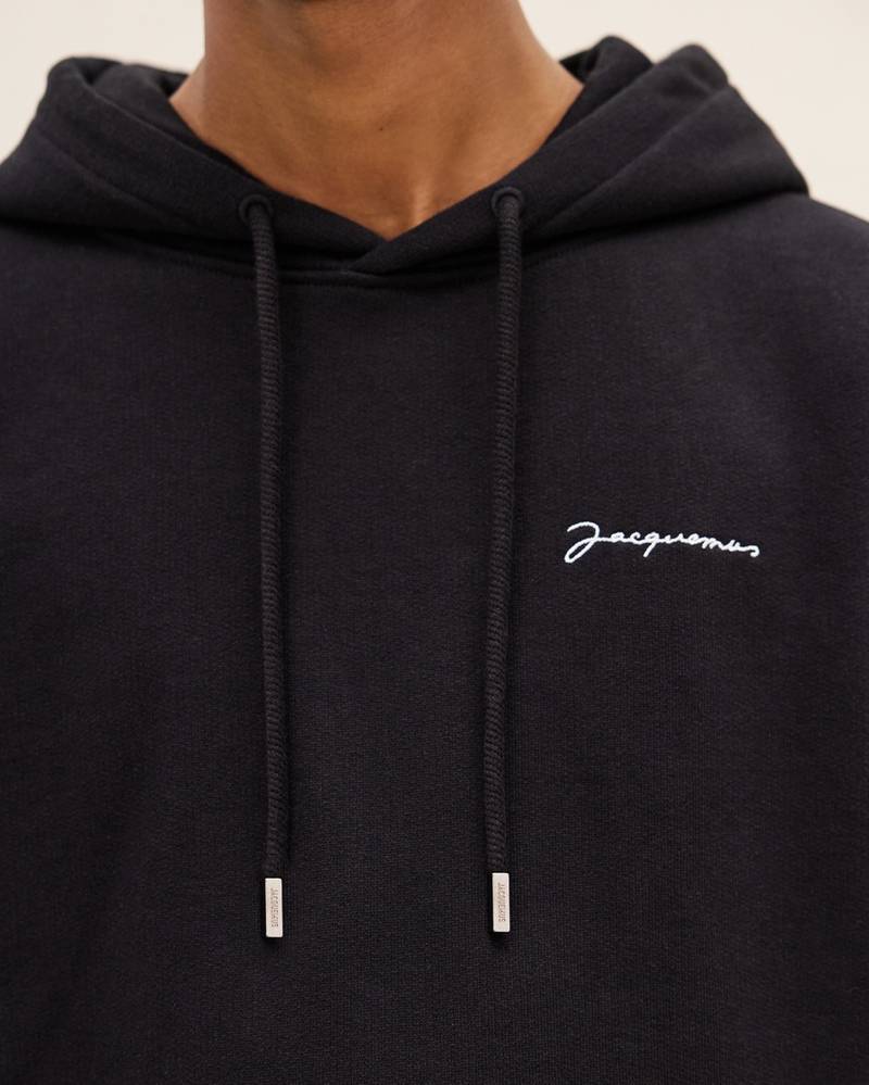 Le sweatshirt brodé 7