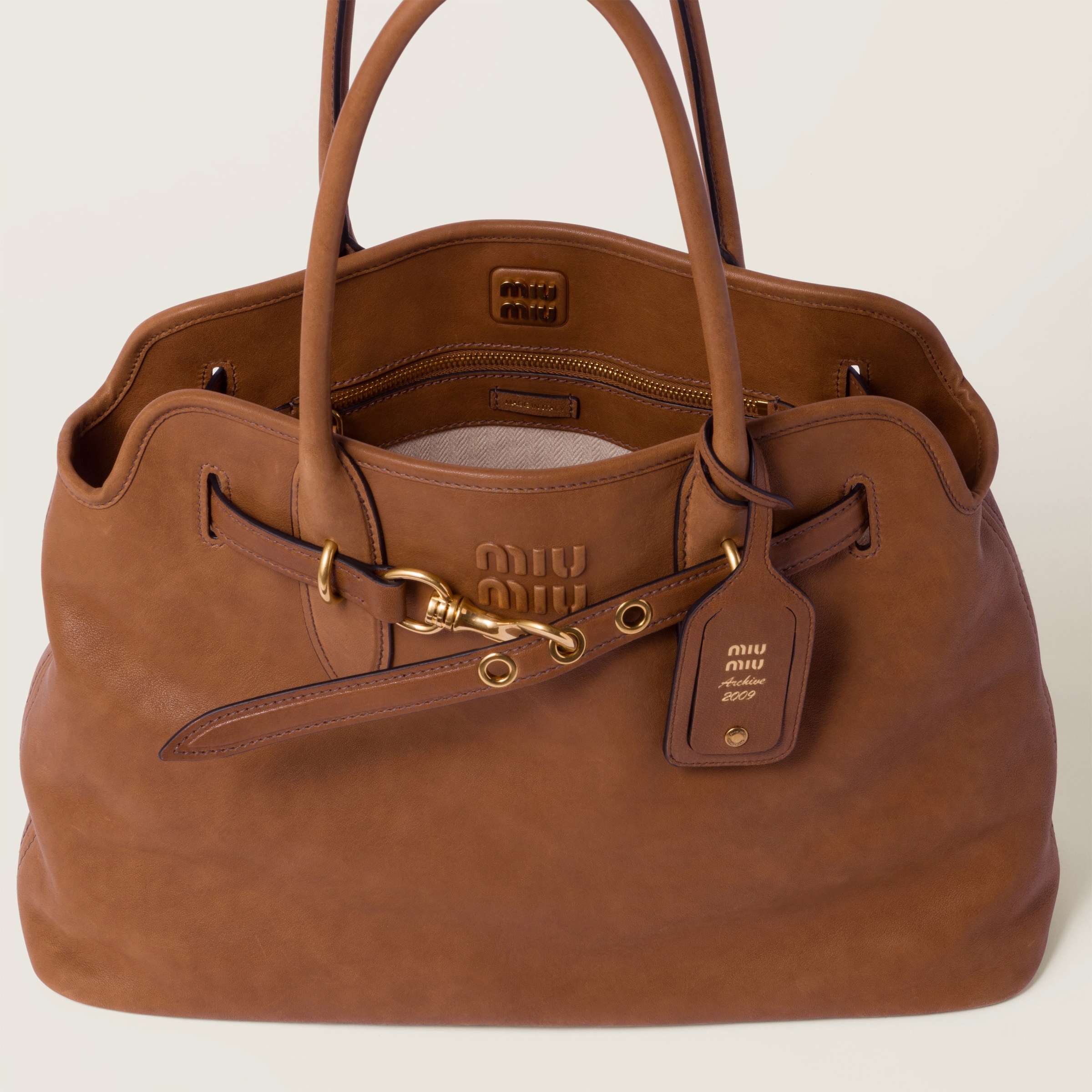 ハンドバッグ MIU MIU 5BG310_2BBL_F0NBL AVENTURE NAPPALEATHER BAG Miu Miu Aventure nappa leather bag | REVERSIBLE