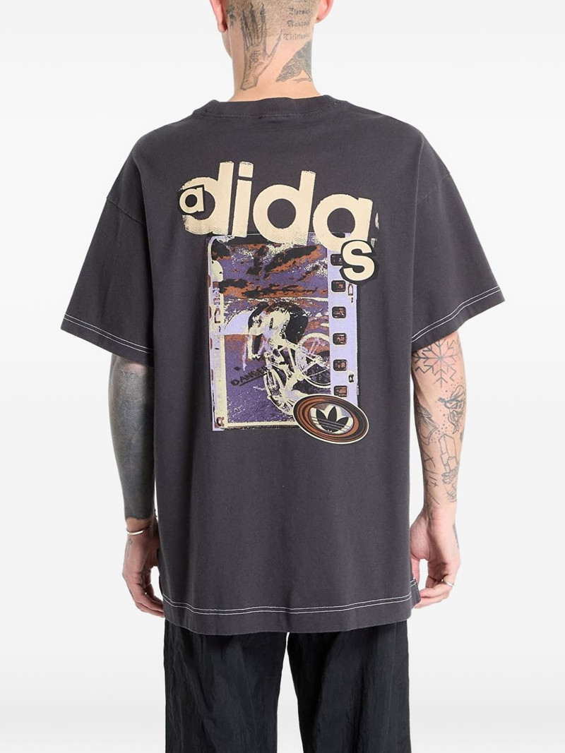 graphic short-sleeves T-shirt 3
