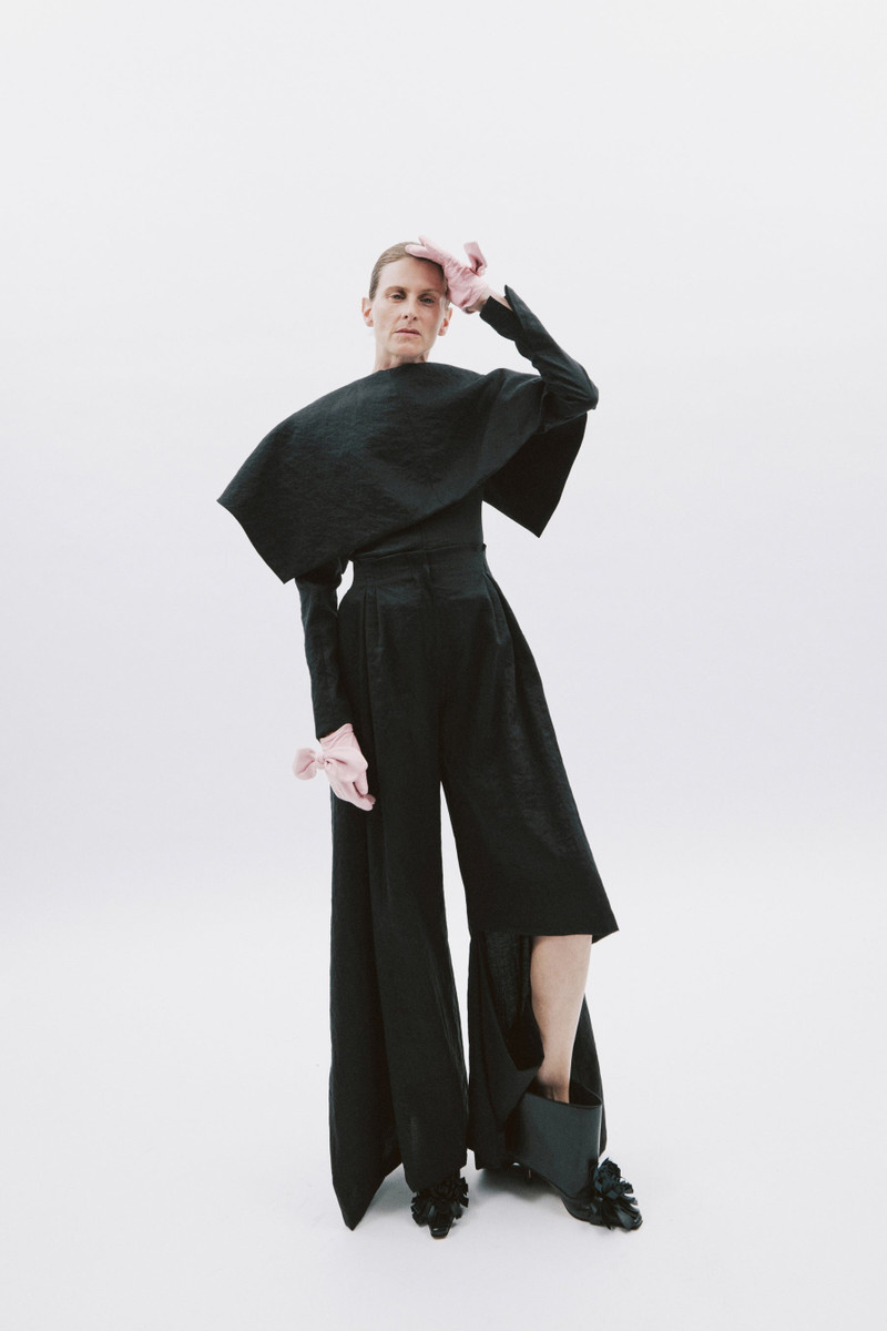 ASYMMETRIC OVERSIZED COLLAR TOP BLACK 1