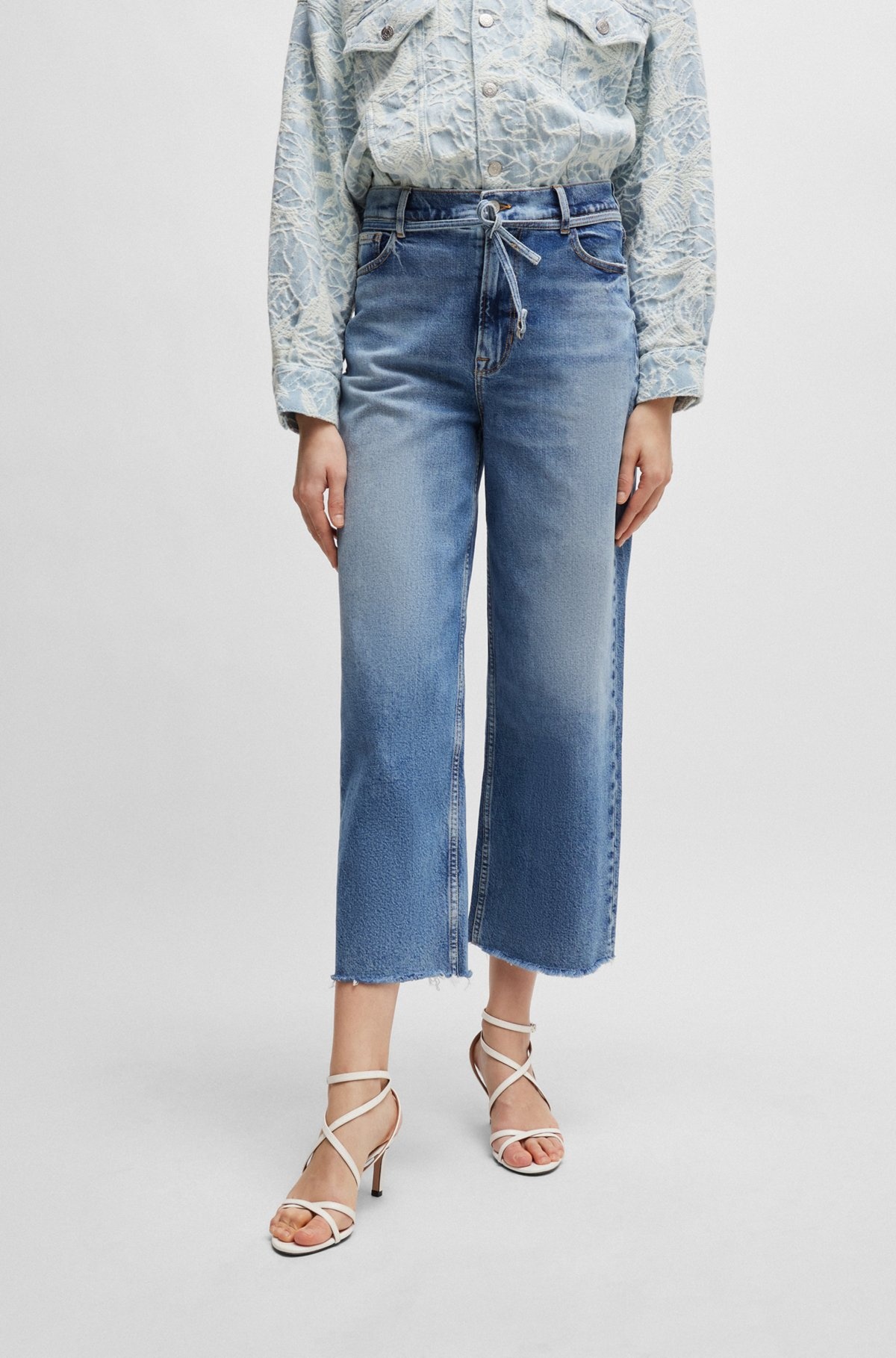BLUE JEANS WITH BELT DETAIL - 2