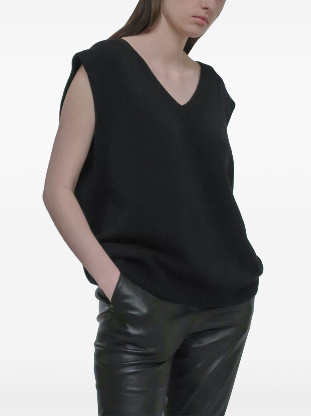 V-neck knitted vest - 5