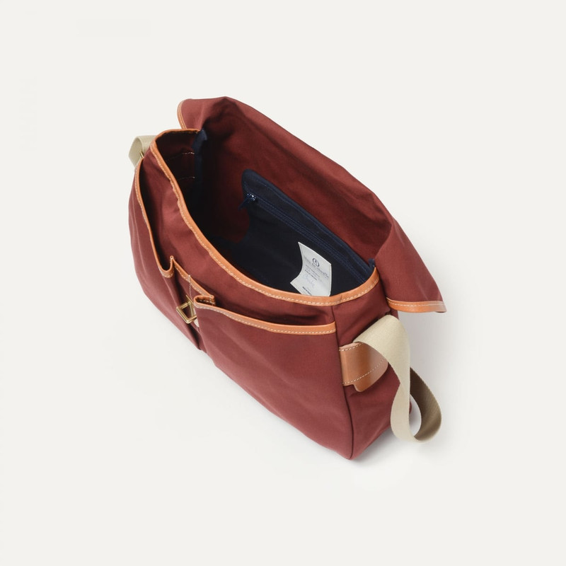 LÉON MESSENGER BAG - CARDINAL RED 4