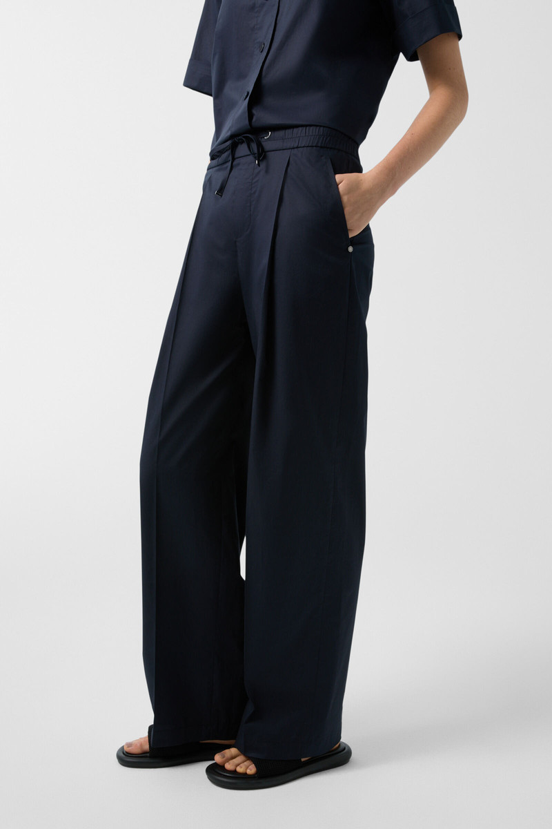 Pleated trousers Ella in Navy blue 2