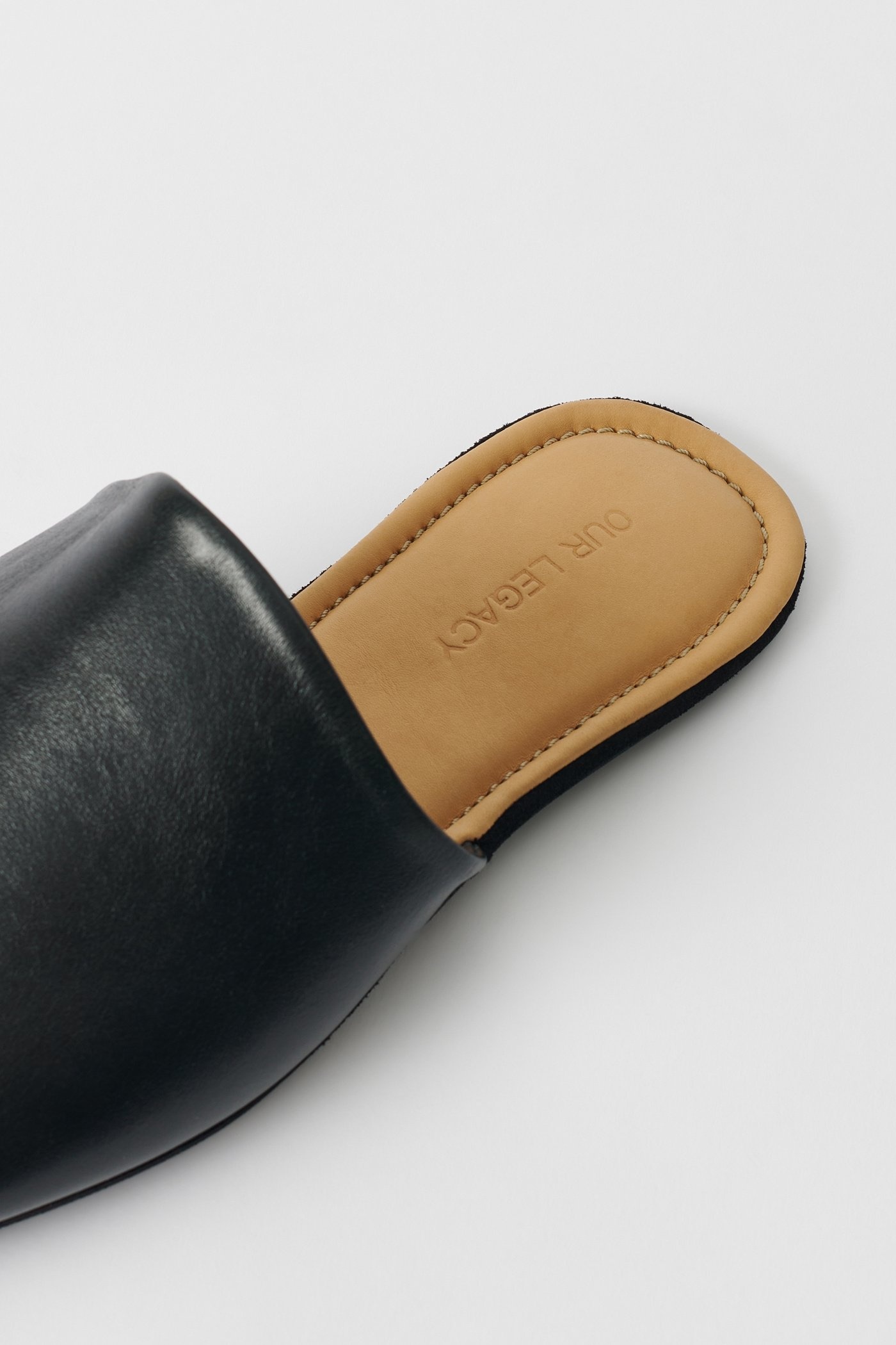 【送料&関税込】Our Legacy Cigarr Slipper Flats Our Legacy - Cigarr Slipper Sombre Satin Bovine