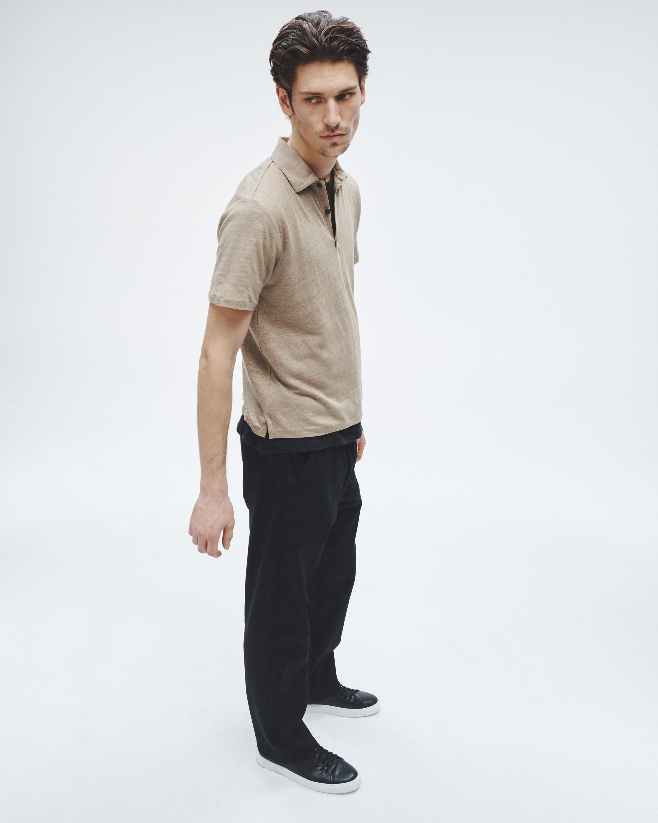 Classic Linen Polo
Classic Fit - 3