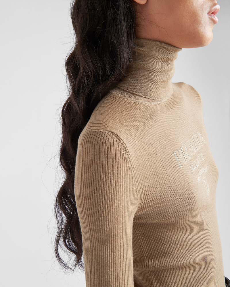 Superfine wool turtleneck sweater 3