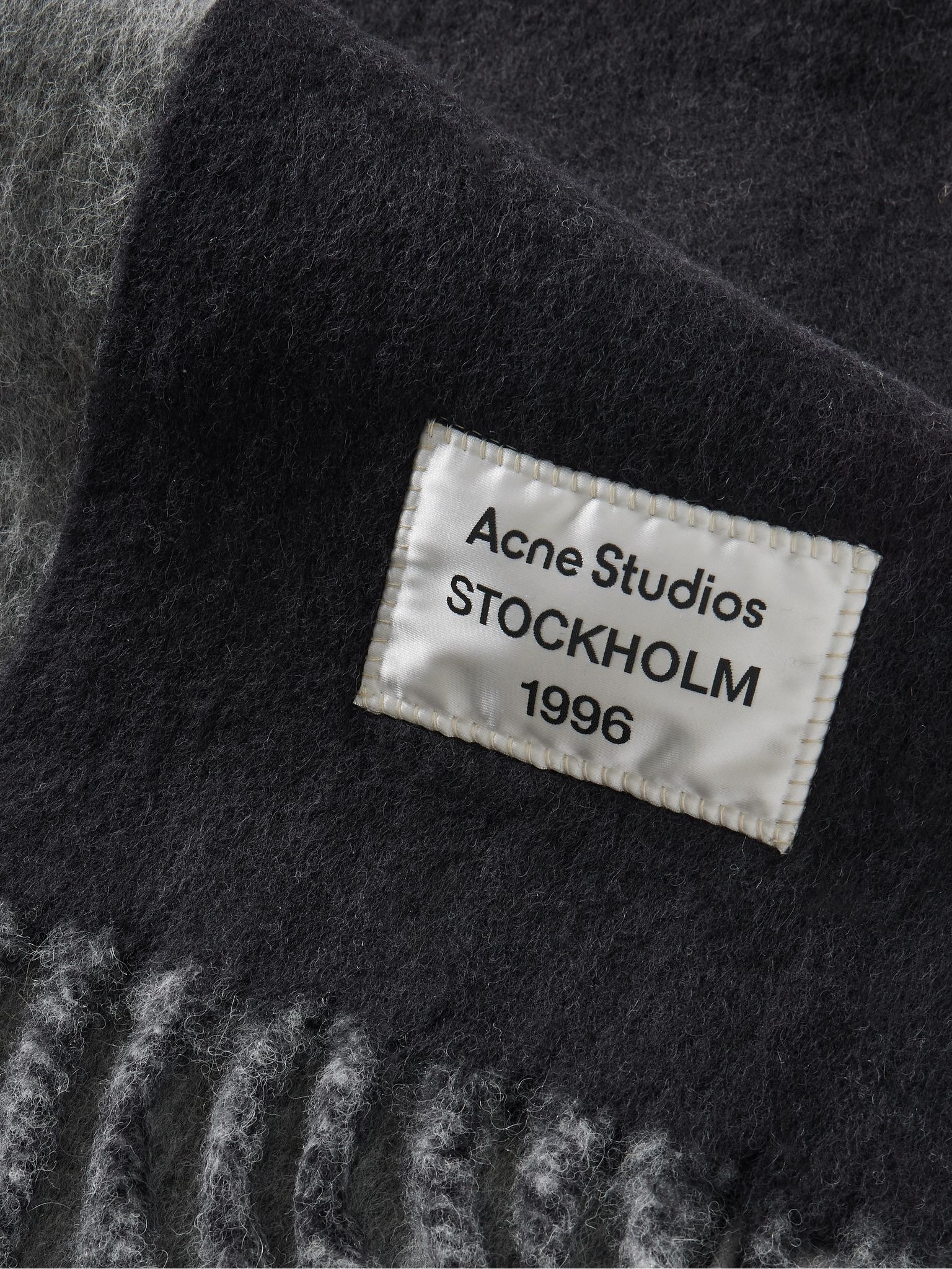 Volly Colour-Block Fringed Logo-Appliquéd Alpaca-Blend Scarf Black - 3