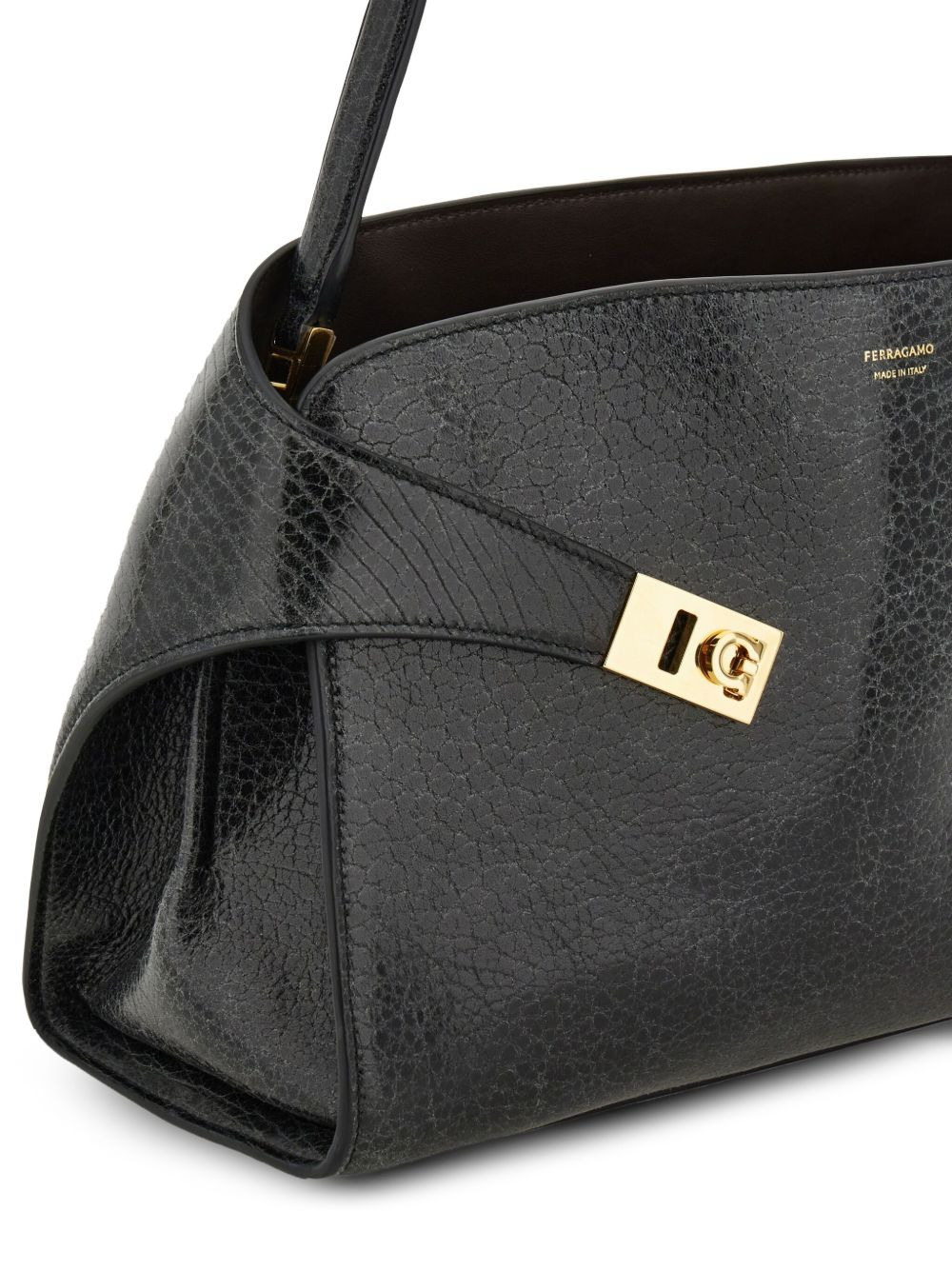 medium Hug leather shoulder bag - 4