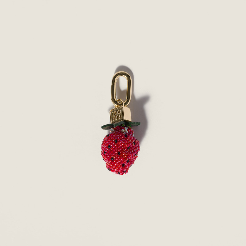 Beads and leather micro trick 1
