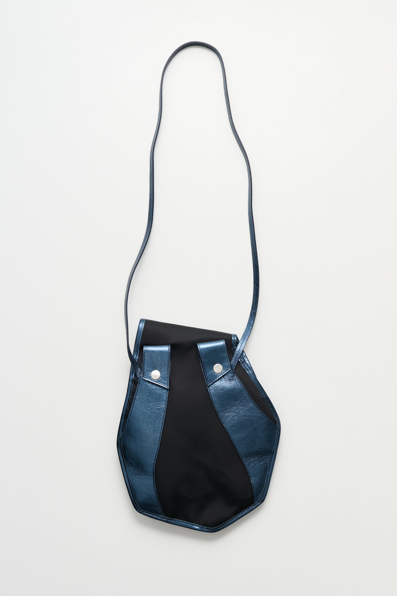 Kiko Kostadinov KIKO KOSTADINOV SOLVA POUCH BLACK / MIDNIGHT BLUE outlook