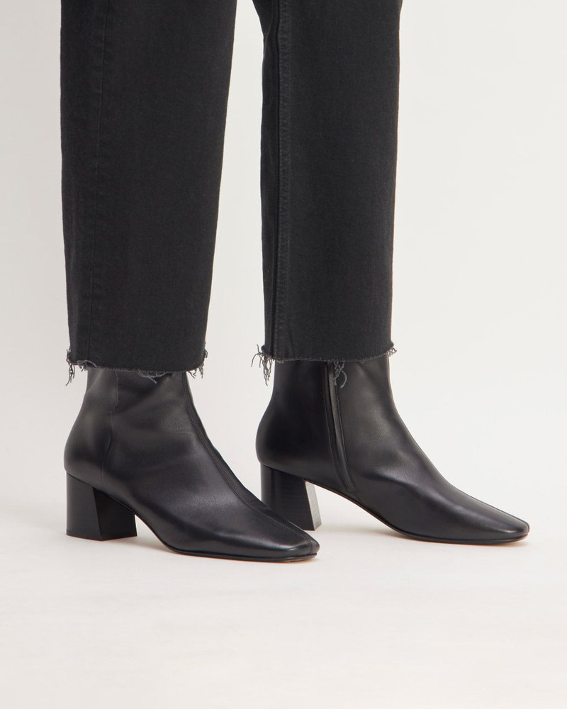 EVERLANE THE DAY BOOT outlook