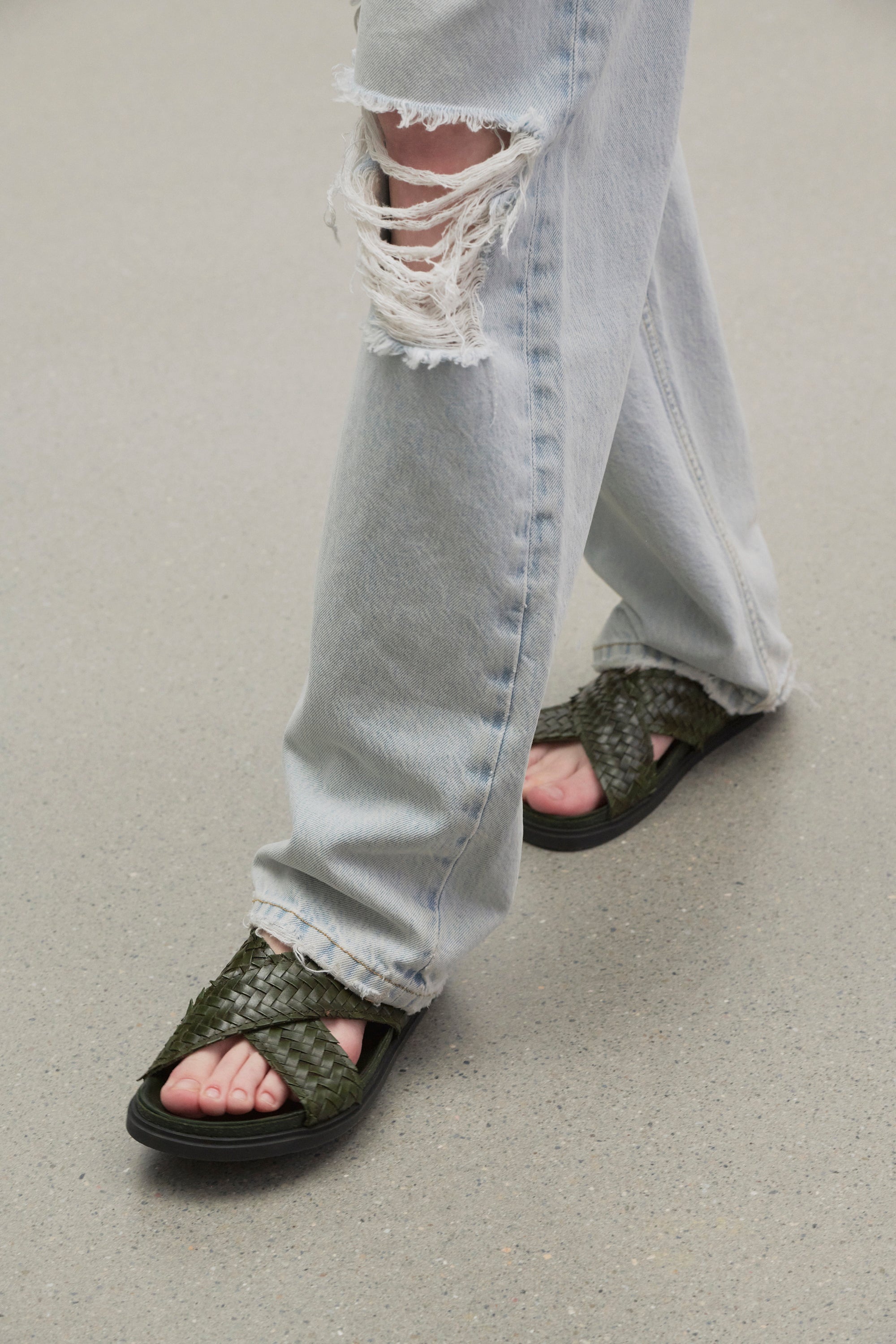 Buckle Sandal in Leather - 4