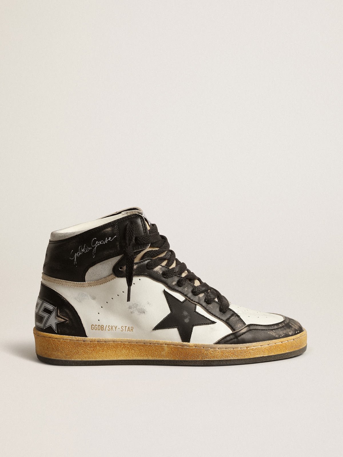 Sky-Star in white nappa leather with black leather star - 1