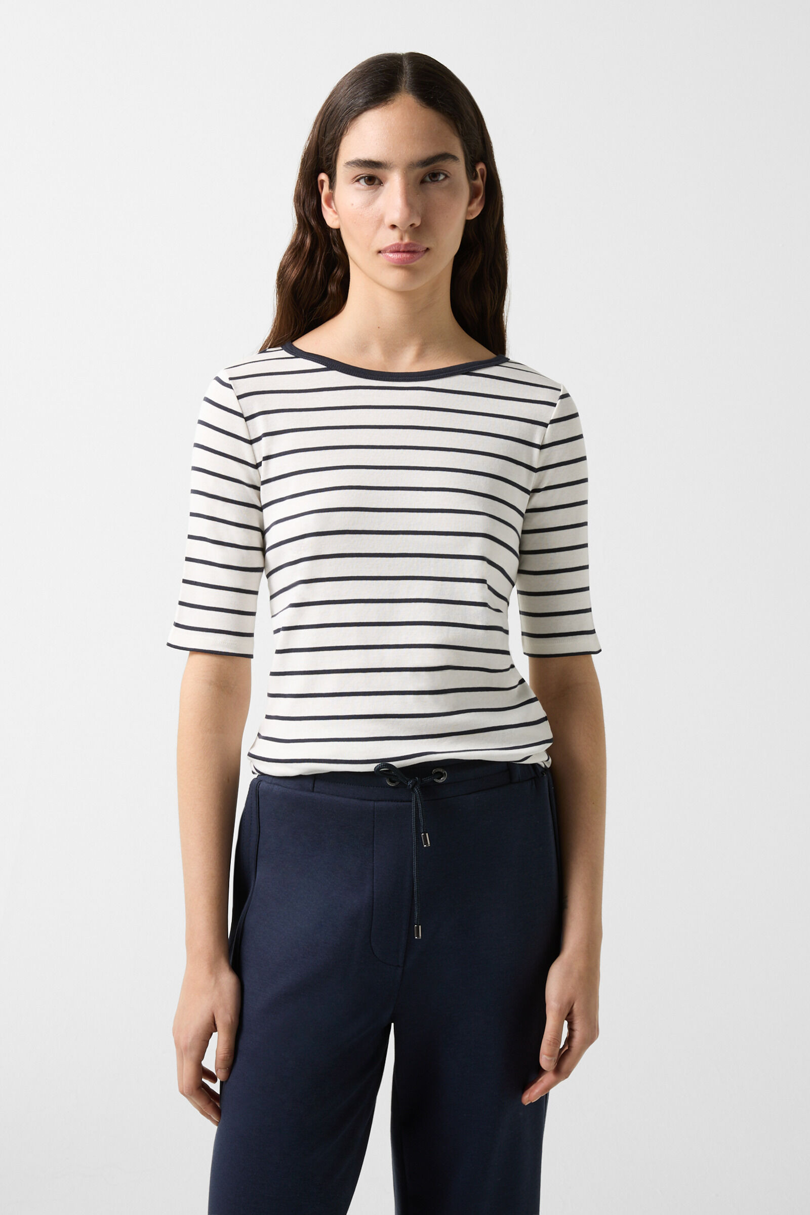 Louna T-shirt in White/Dark blue - 2