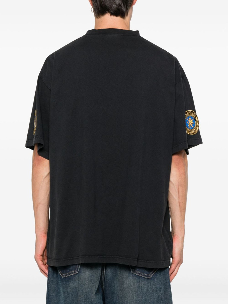 logo-embroidered sleeve-patch t-shirt 4