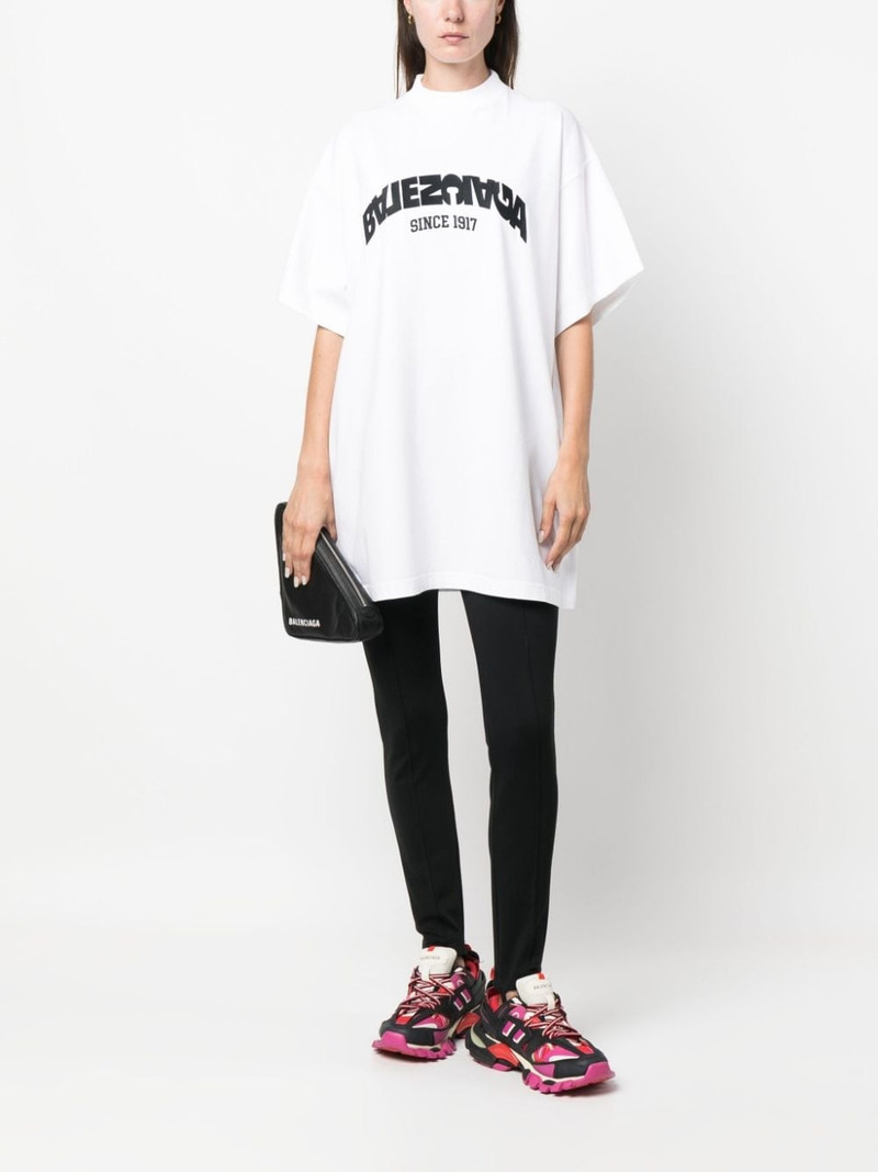 BALENCIAGA logo-print oversized T-shirt outlook